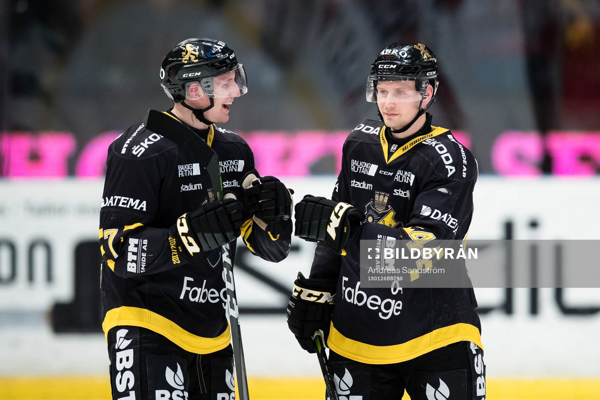 s Filip Windlert (v) och Clay Wilson (h)
