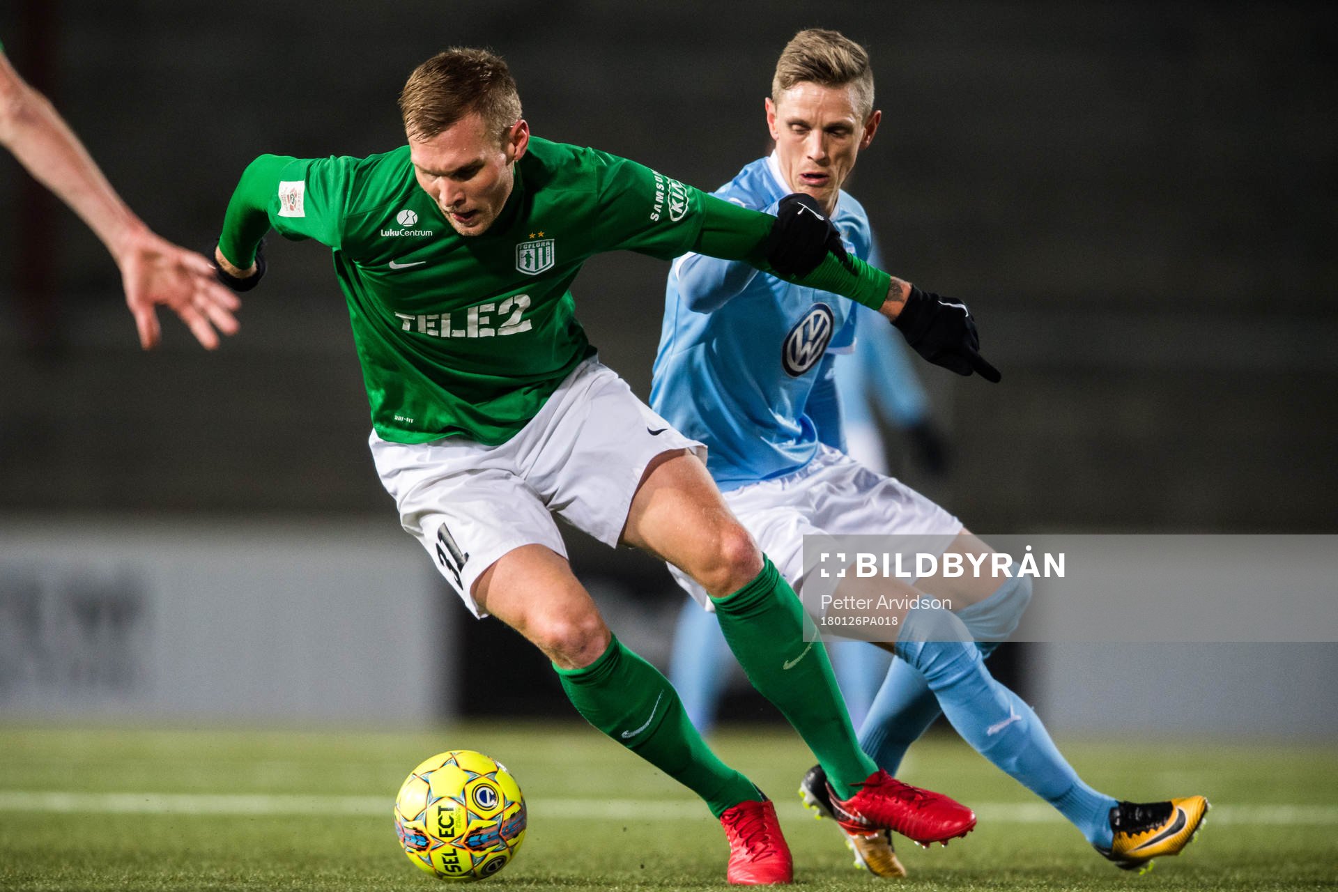 Floras Joonas Tamm och Malmö FFs Sören Rieks