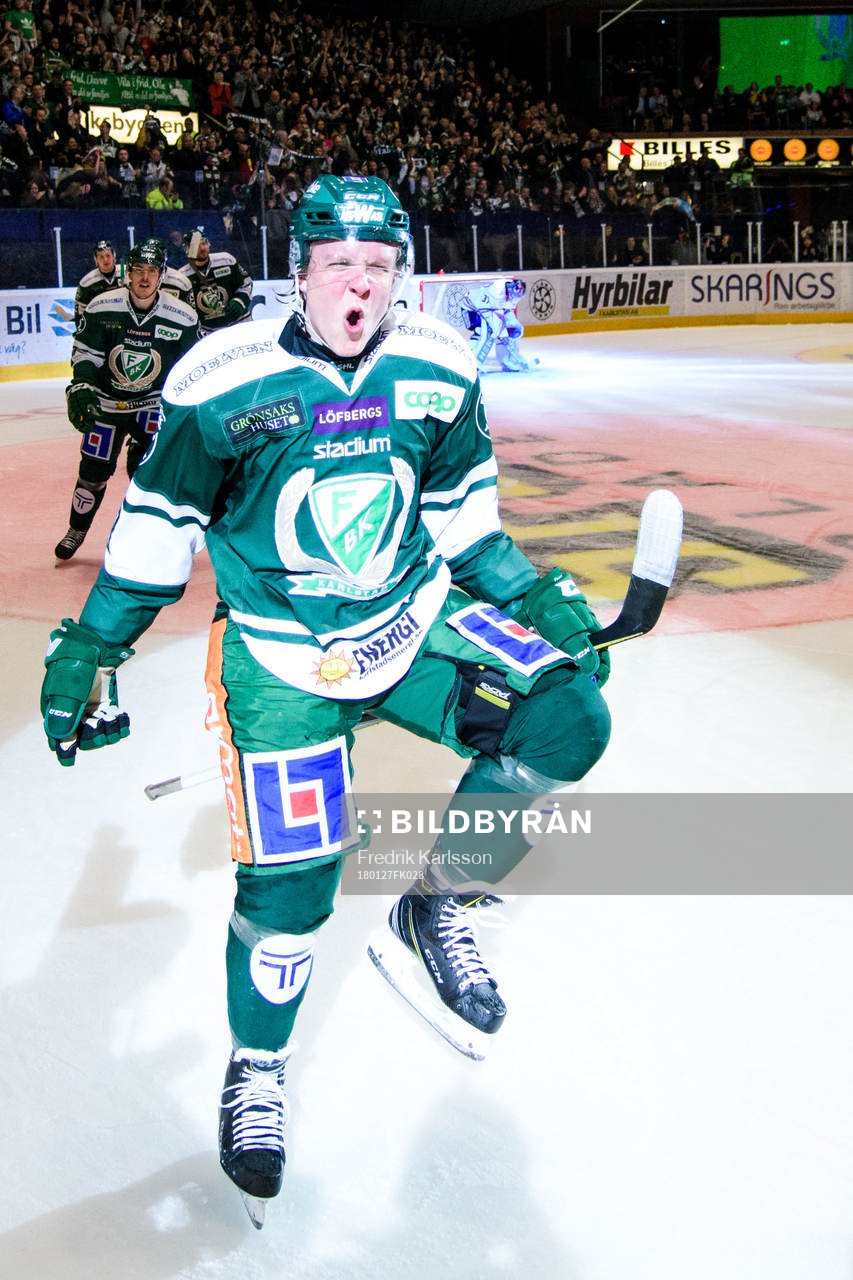 Färjestads Fabian Zetterlund jublar