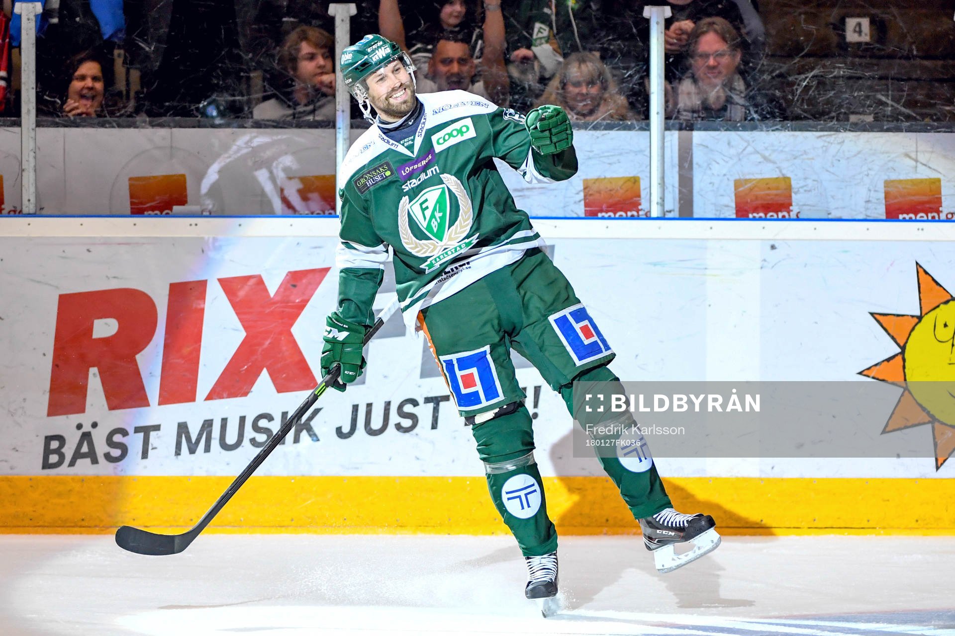 Färjestads Dick Axelsson jublar