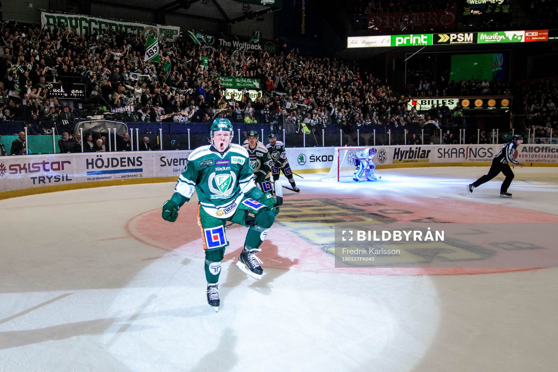 Färjestads Fabian Zetterlund jublar
