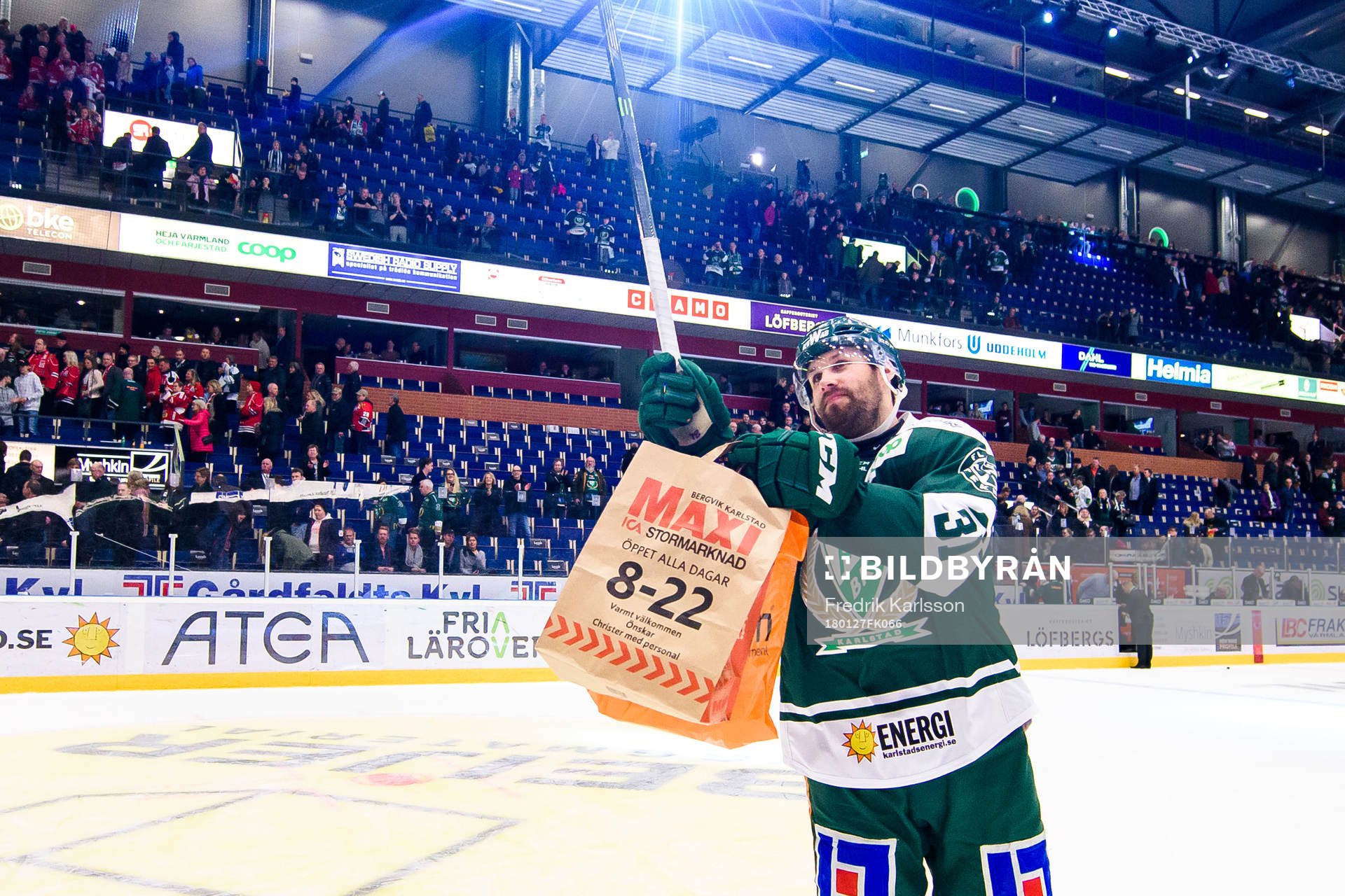 Färjestads Dick Axelsson jublar