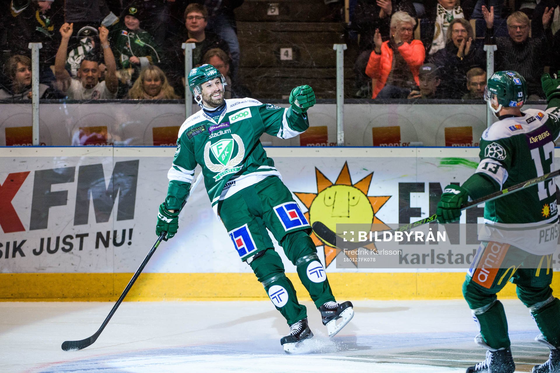Färjestads Dick Axelsson jublar