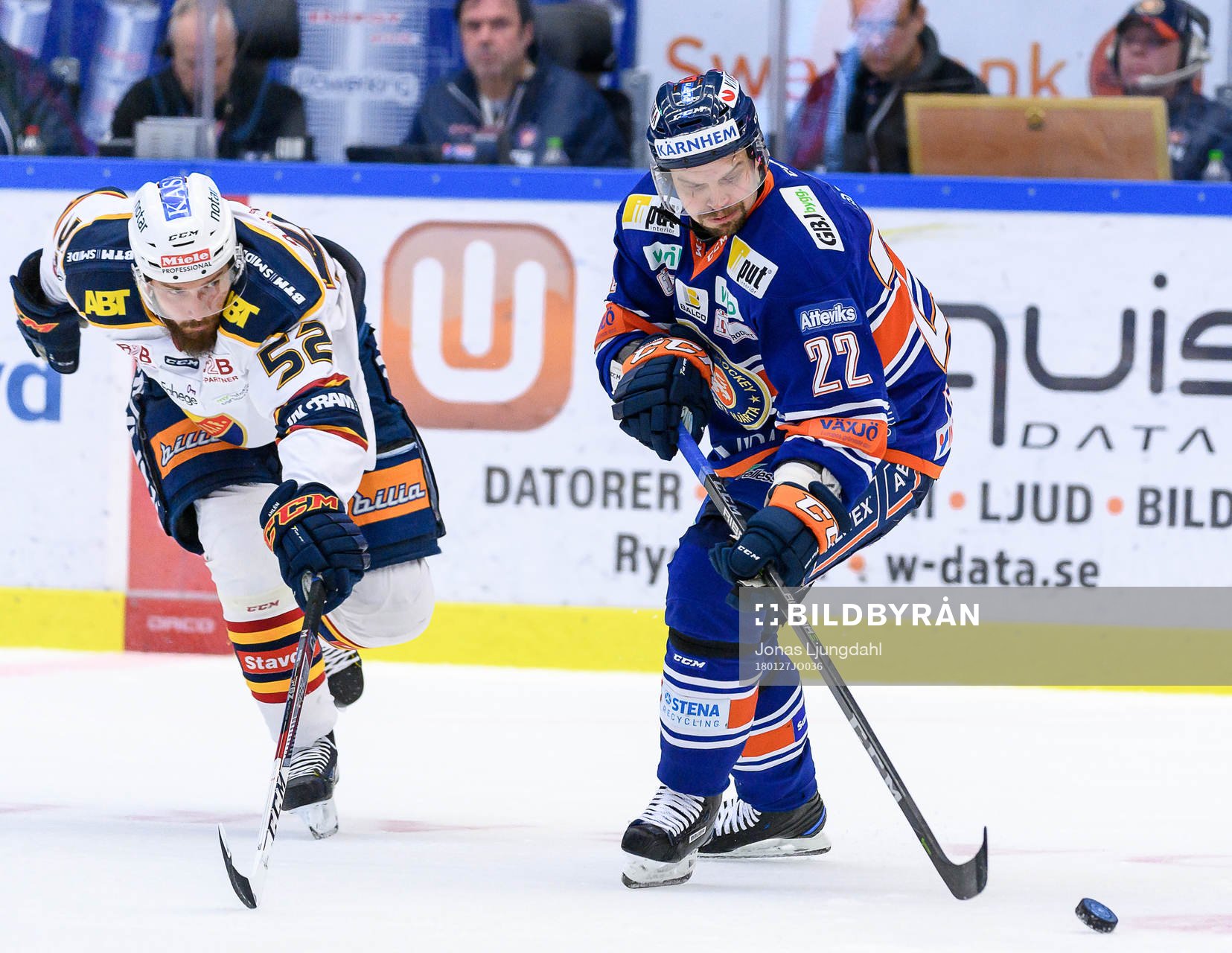 Växjös Janne Pesonen och Djurgårdens Mikael Ahlén