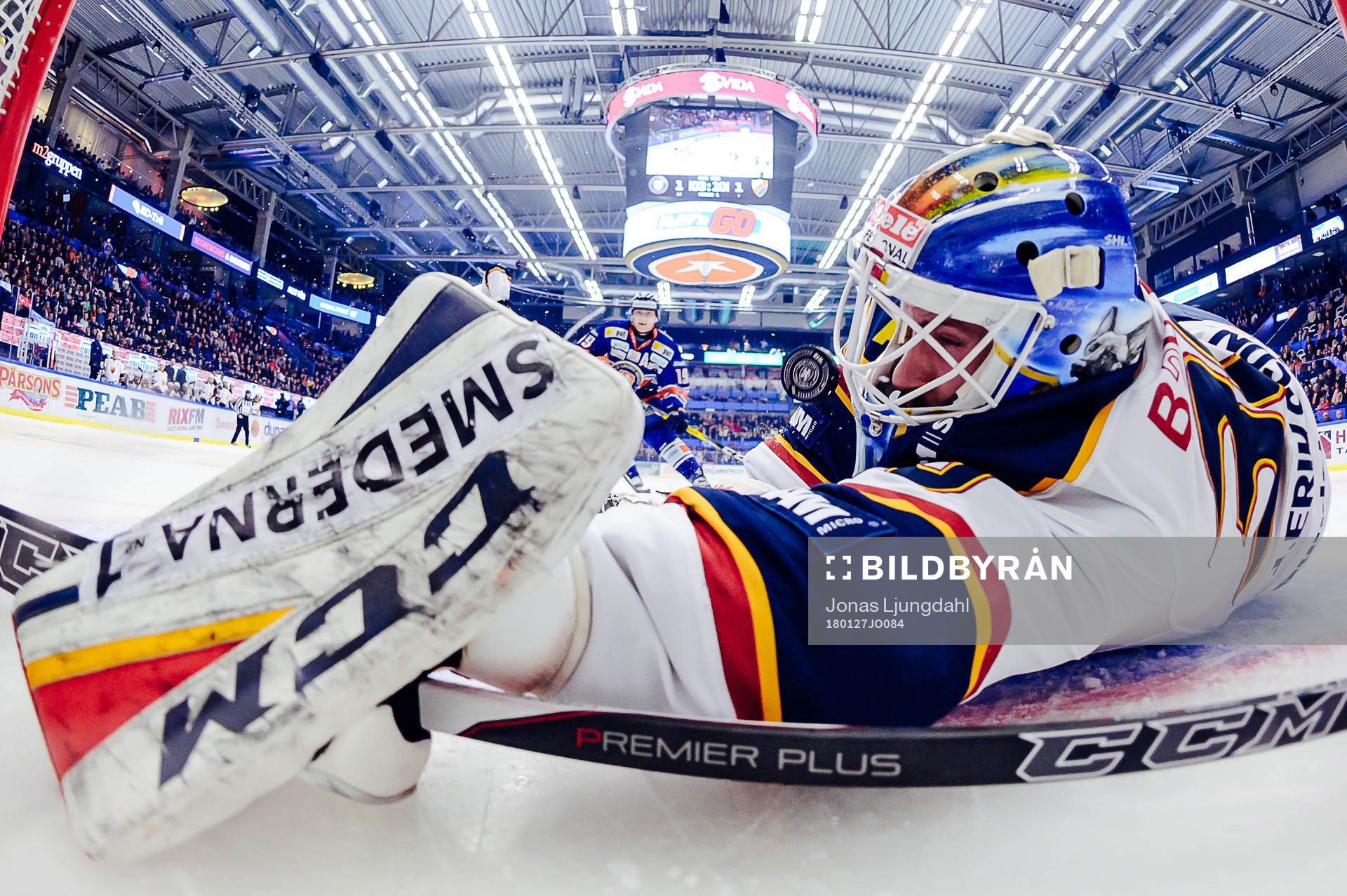 Växjös Elias Pettersson (ej i bild) gör mål 2-1 bakom