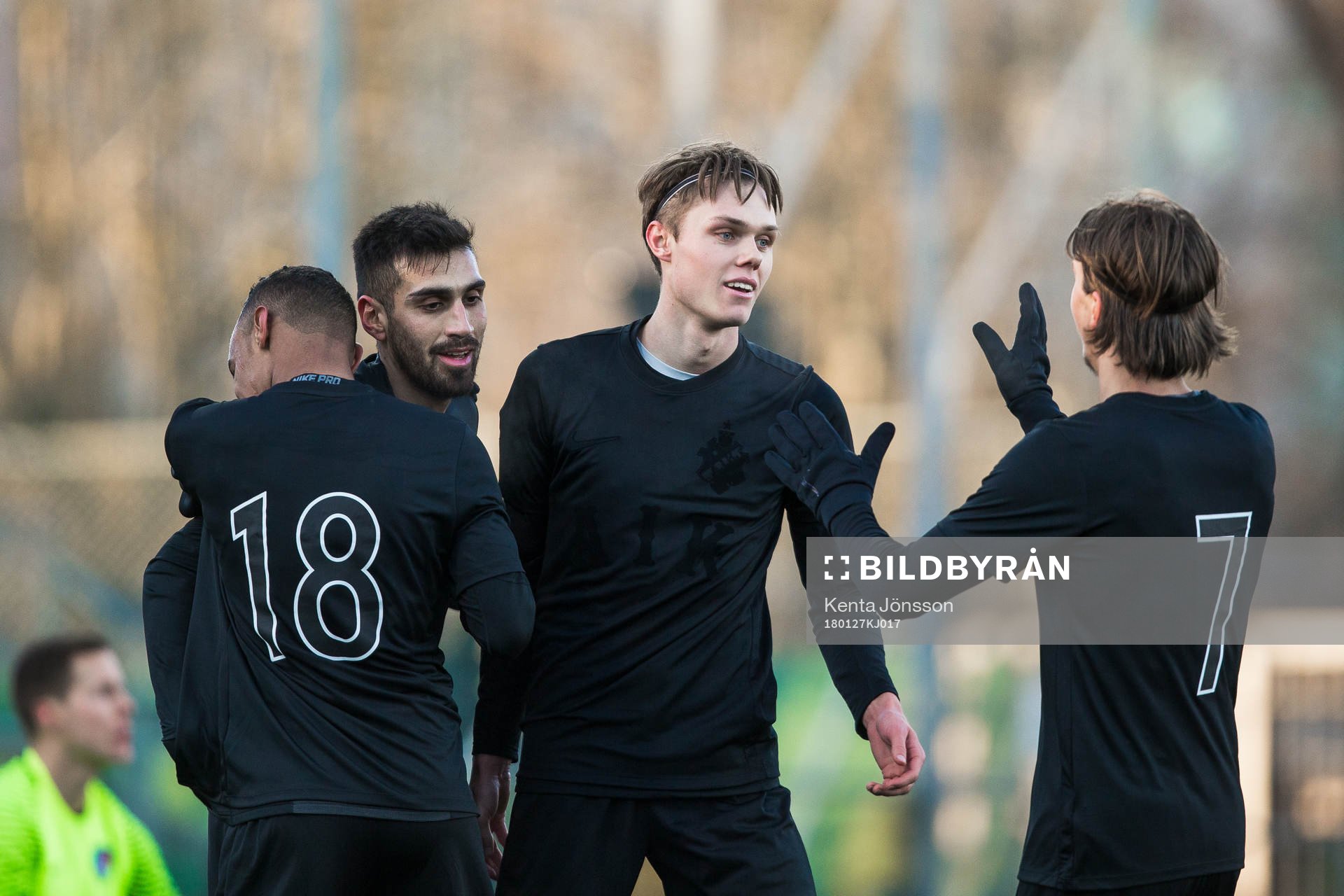 s Stefan Silva jublar med Bilal Hussein , Kristoffer Olsson