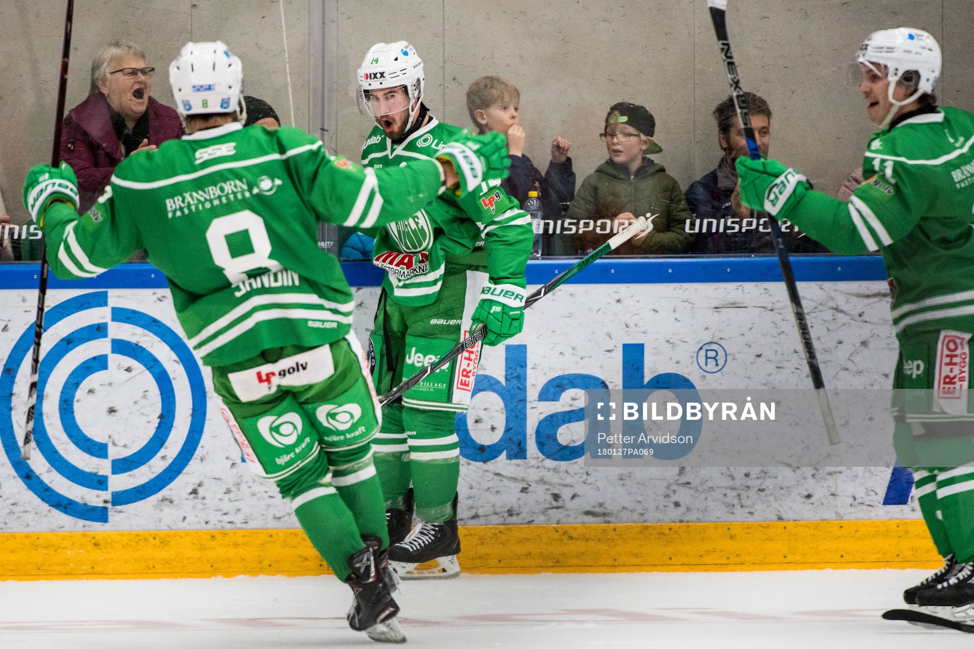 Rögles Stephen Perfetto jublar