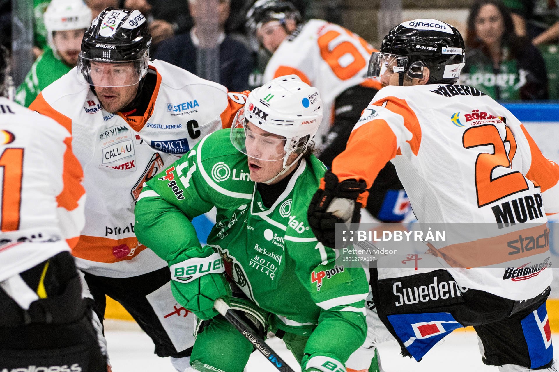 Rögles Bryan Lerg i kamp mot Karlskronas Morten Madsen och