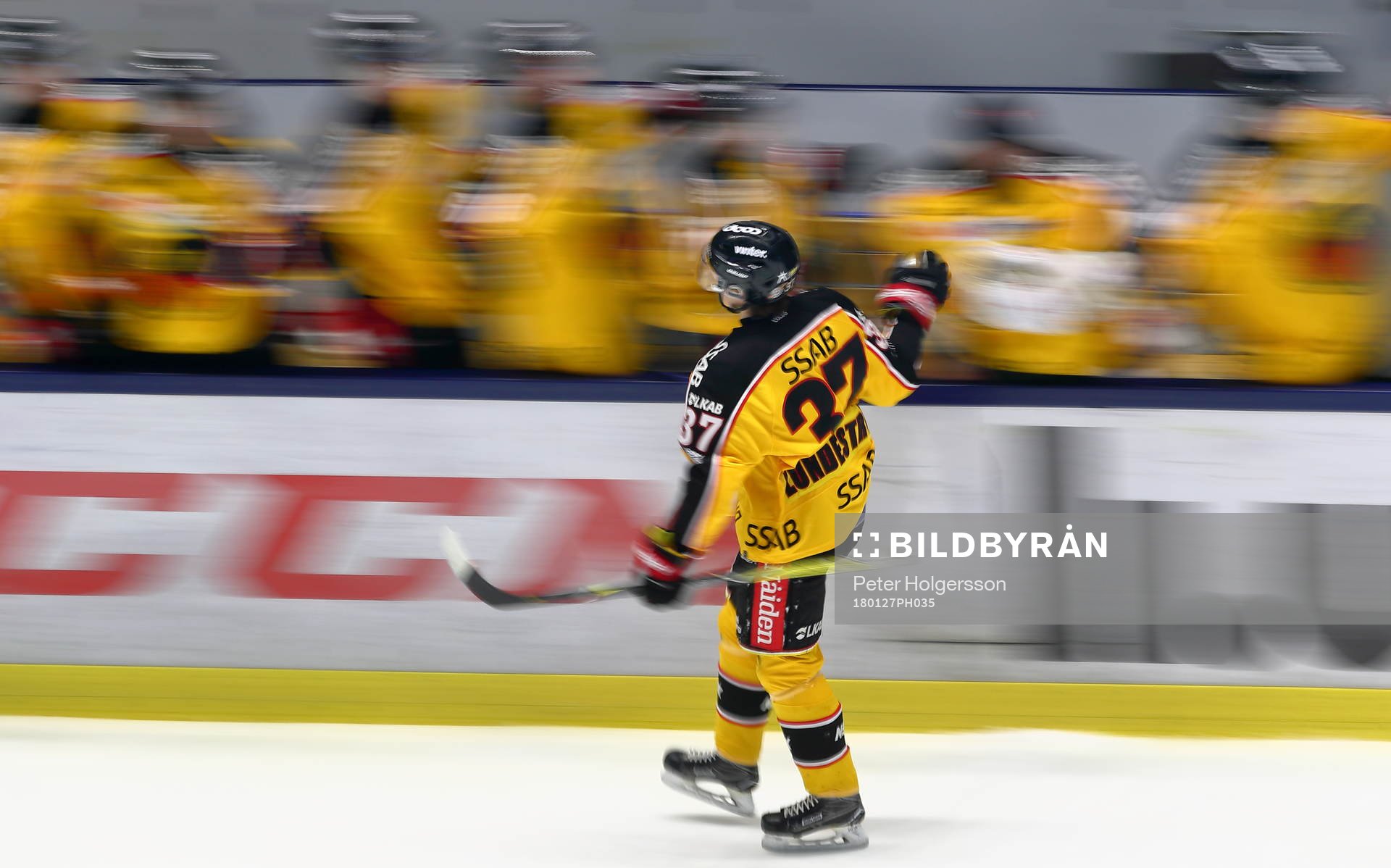 Luleås Isac Lundeström jublar