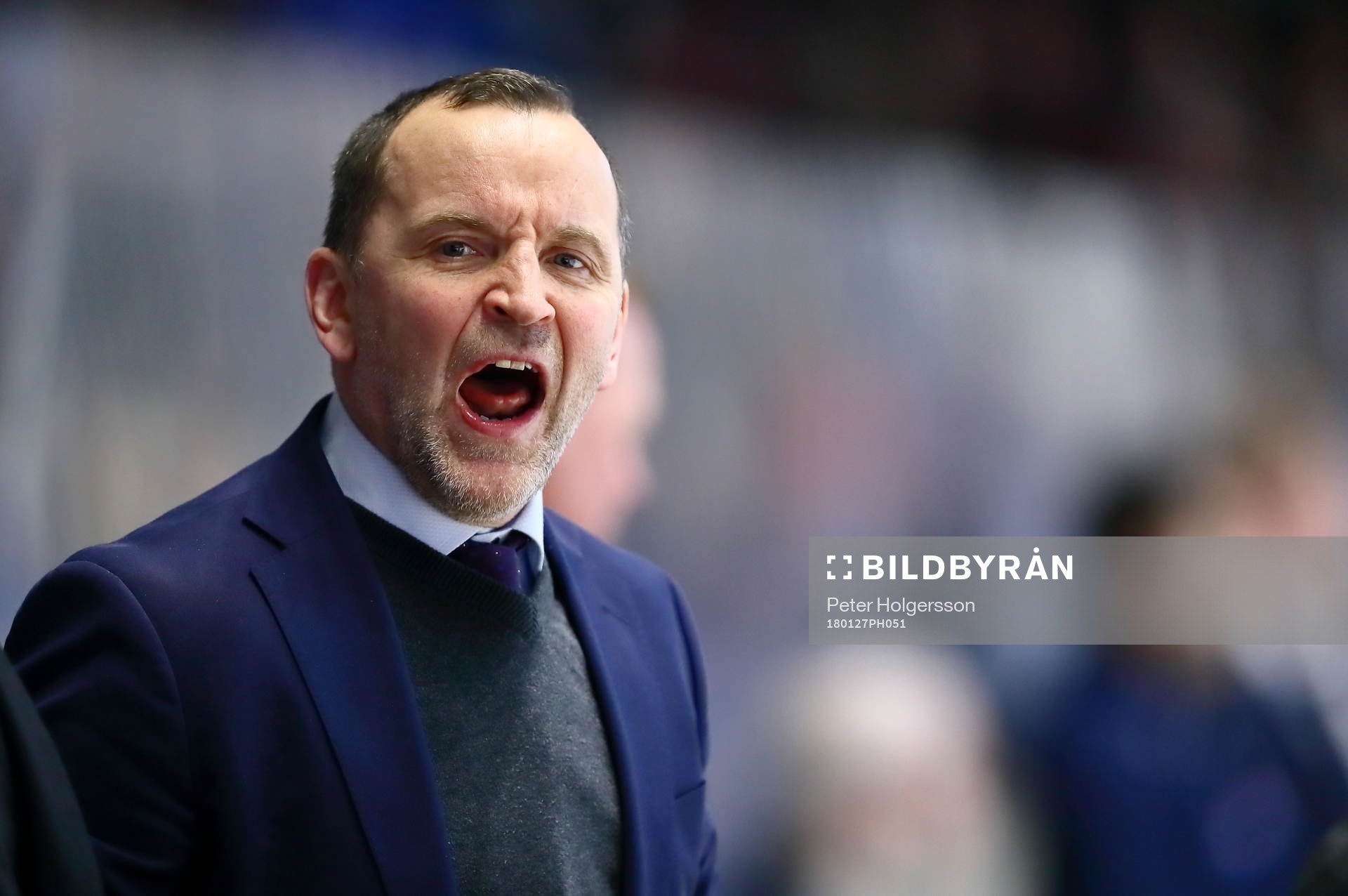 Luleås tränare Thomas Berglund reagerar