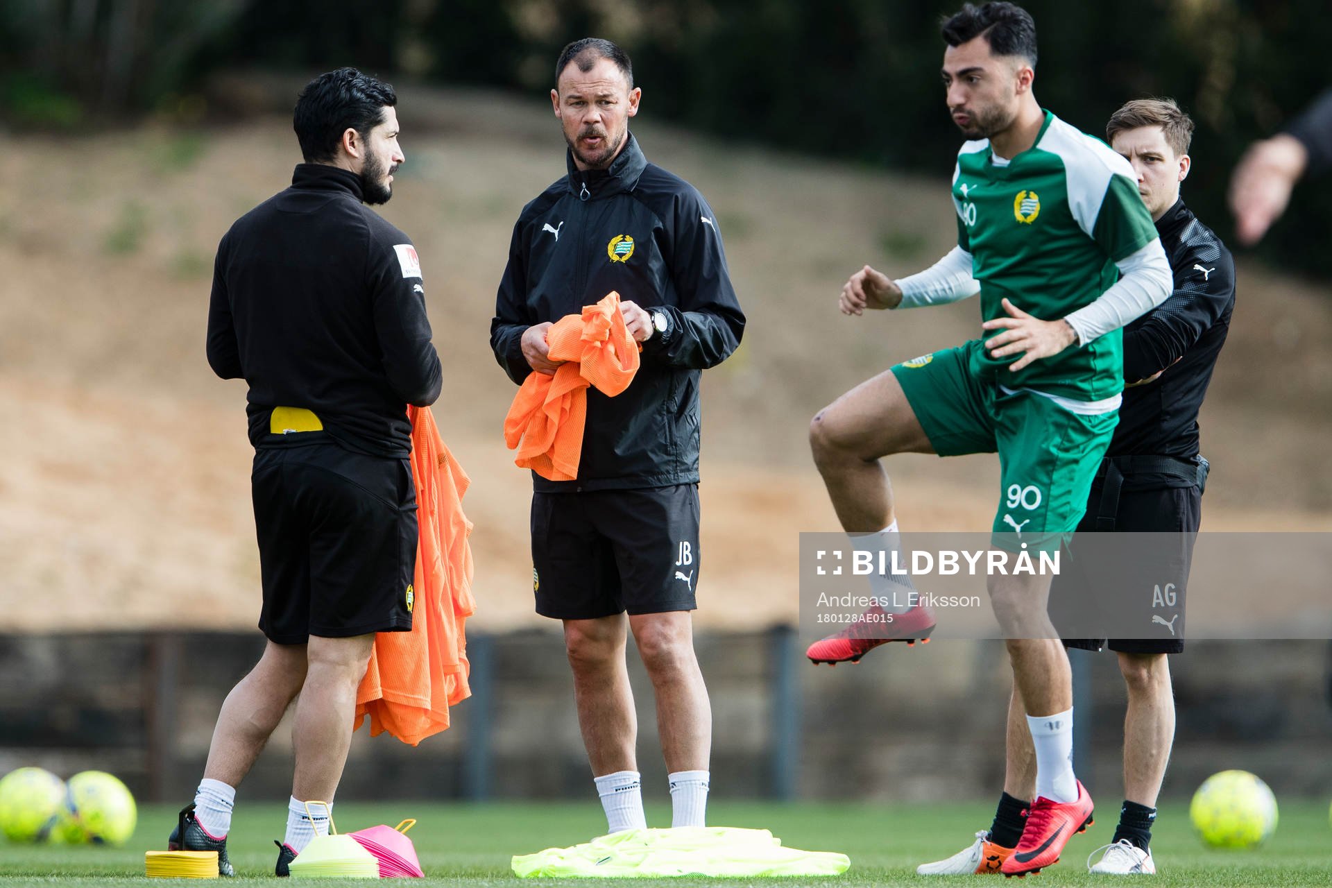 Hammarbys assisterande tränare Joachim Björklund mellan