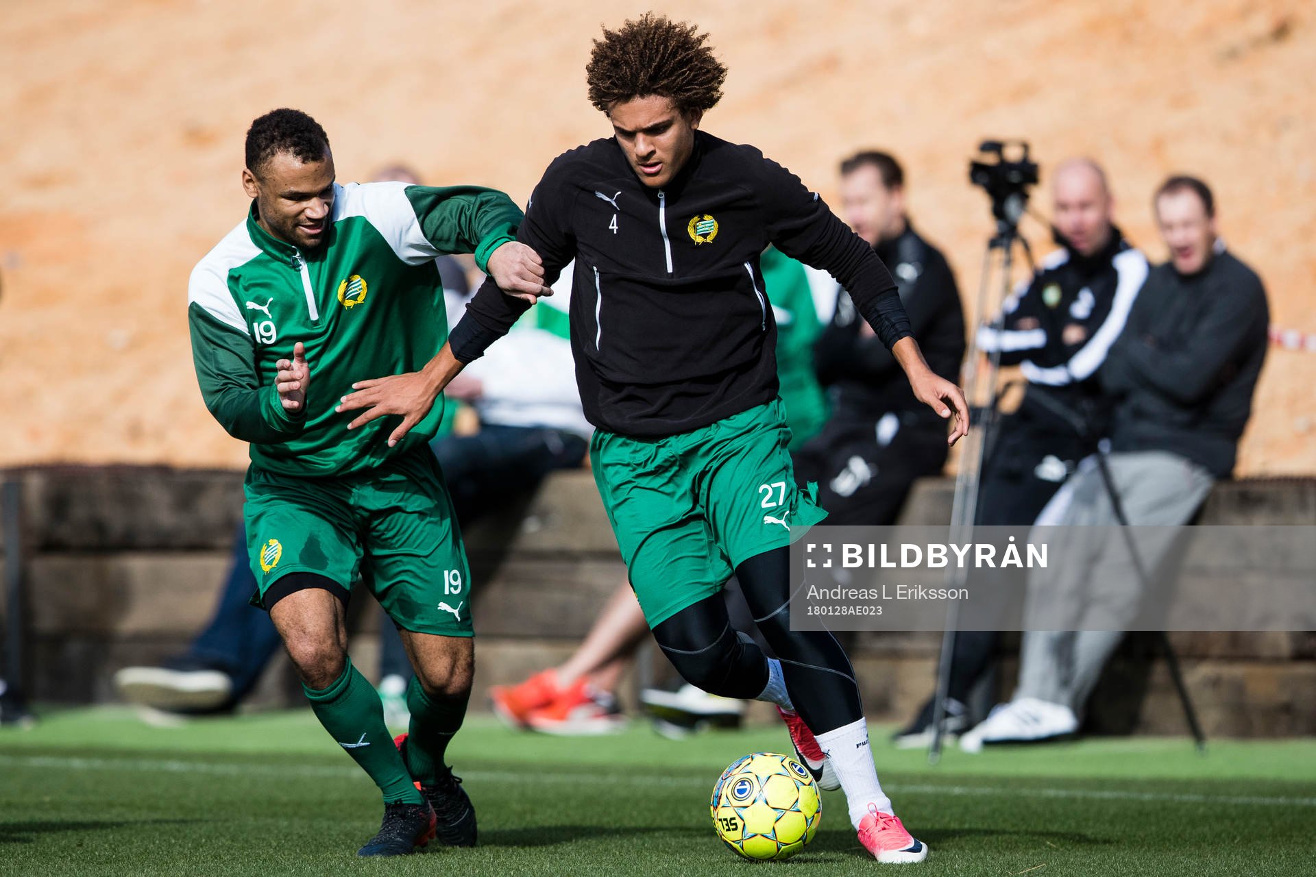 Hammarbys Serge-Junior Martinsson Ngouali och Neto Borges i