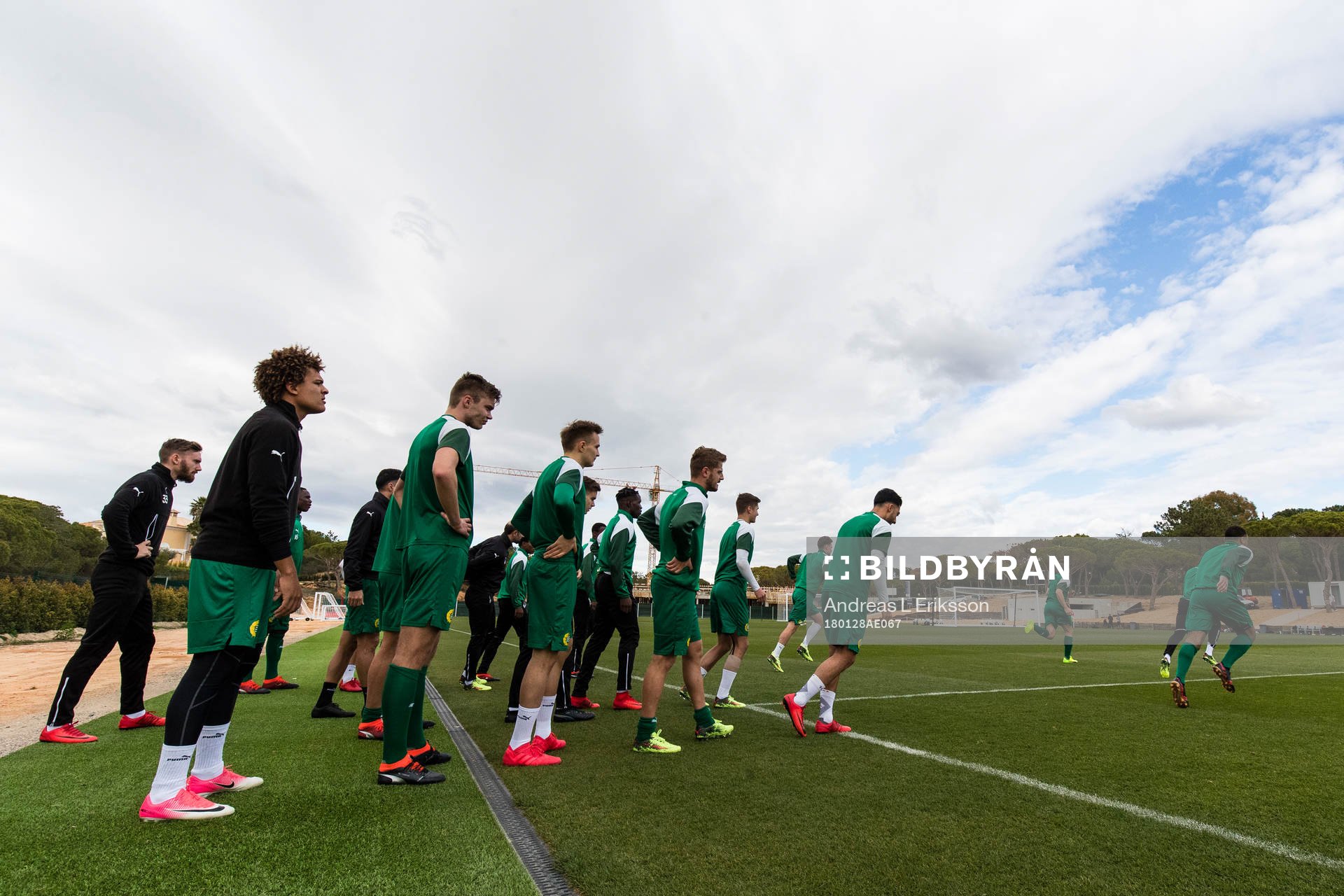 Hammarbys spelare värmer upp