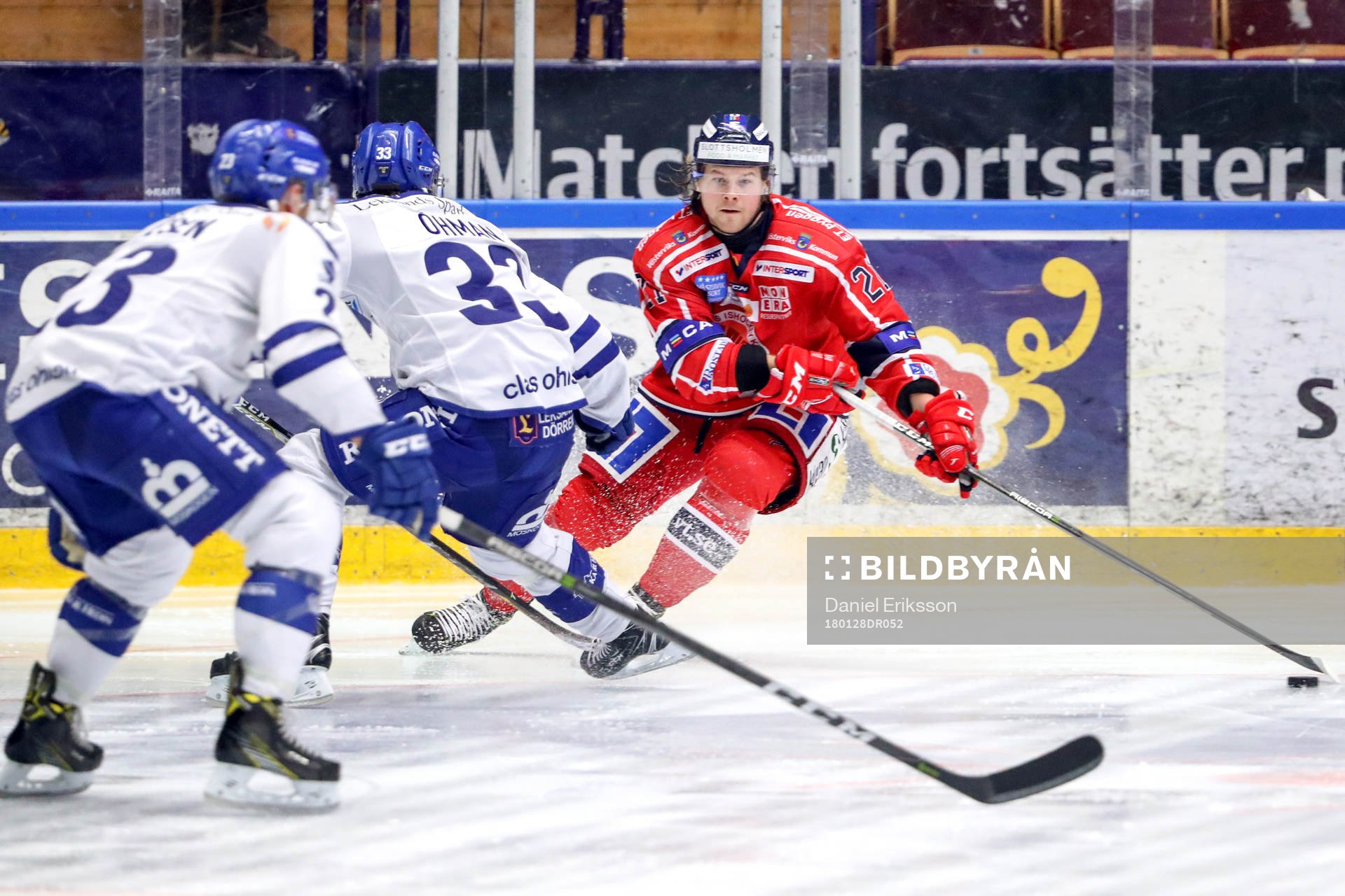 Västerviks Victor Öhman och Leksands Alex Friesen och