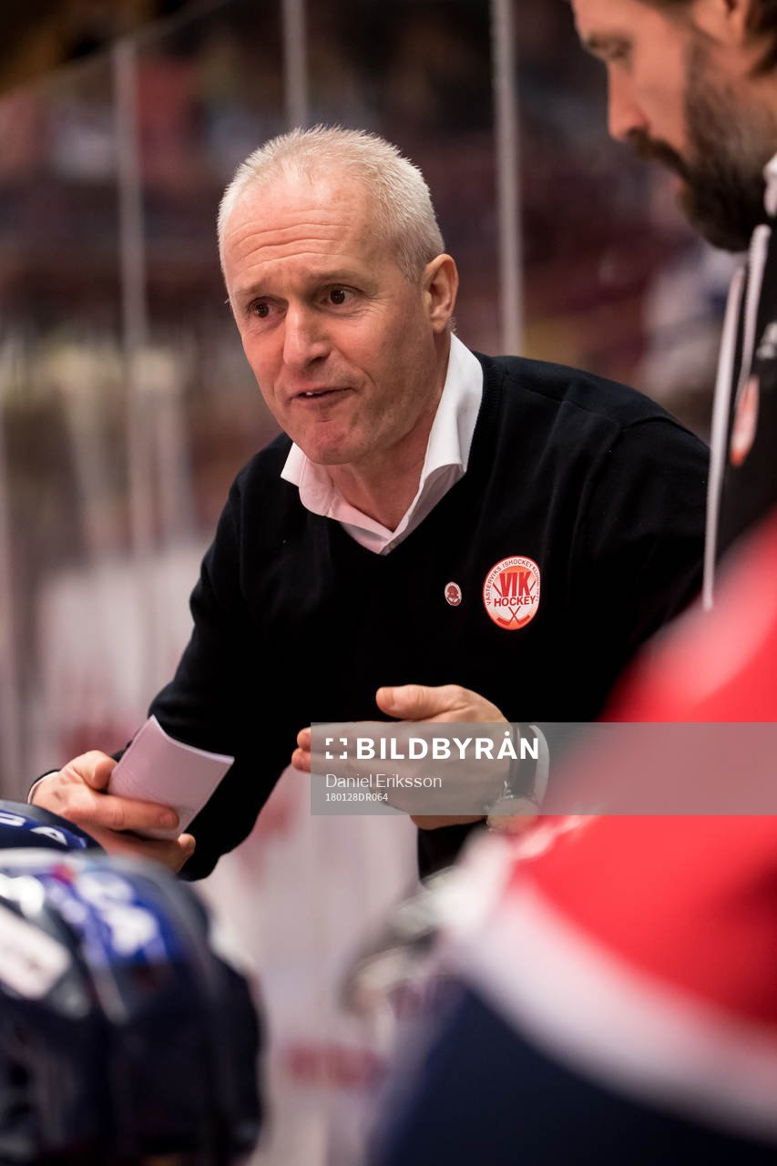 Västerviks tränare Roger Forsberg  i ishockeymatchen i