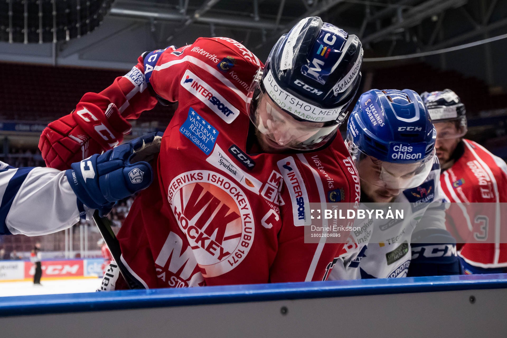 Västerviks Dan Pettersson och Leksands Emil Bemström  i