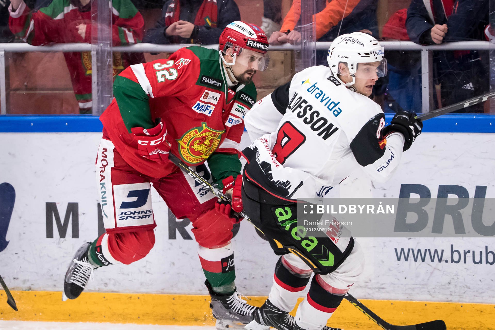Moras Daniel Grillfors och Malmö Redhawks Johan Olofsson