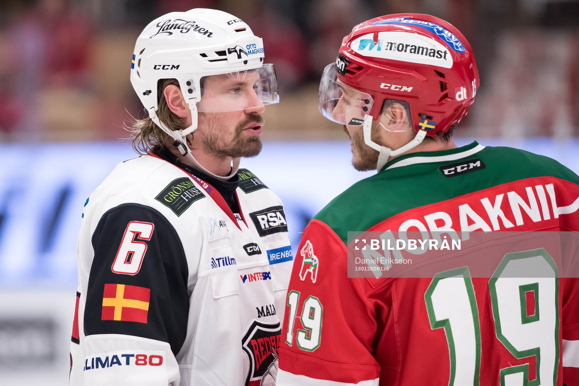 Malmö Redhawks Stefan Warg och Moras John Persson  i
