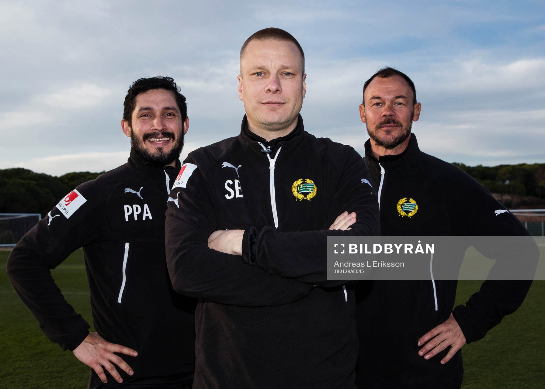 Hammarbys assisterande tränare Pablo Pinones-Arce, tränare Stefan Billborn och assisterande tränare Joachim Björklund poserar för ett porträtt efter en träning den 29 januari 2018 i Loule.