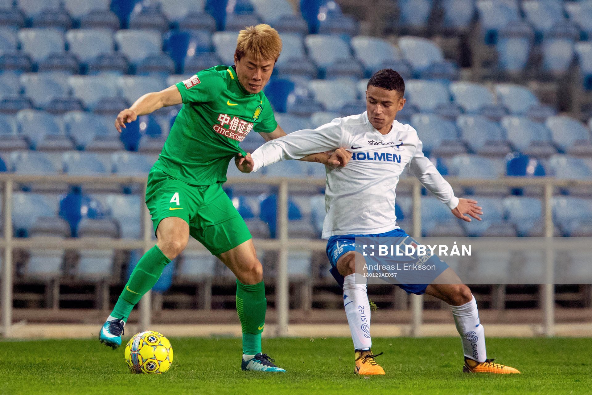 Beijing Sinobo Guoans Li Lei och Norrköpings Ian Smith