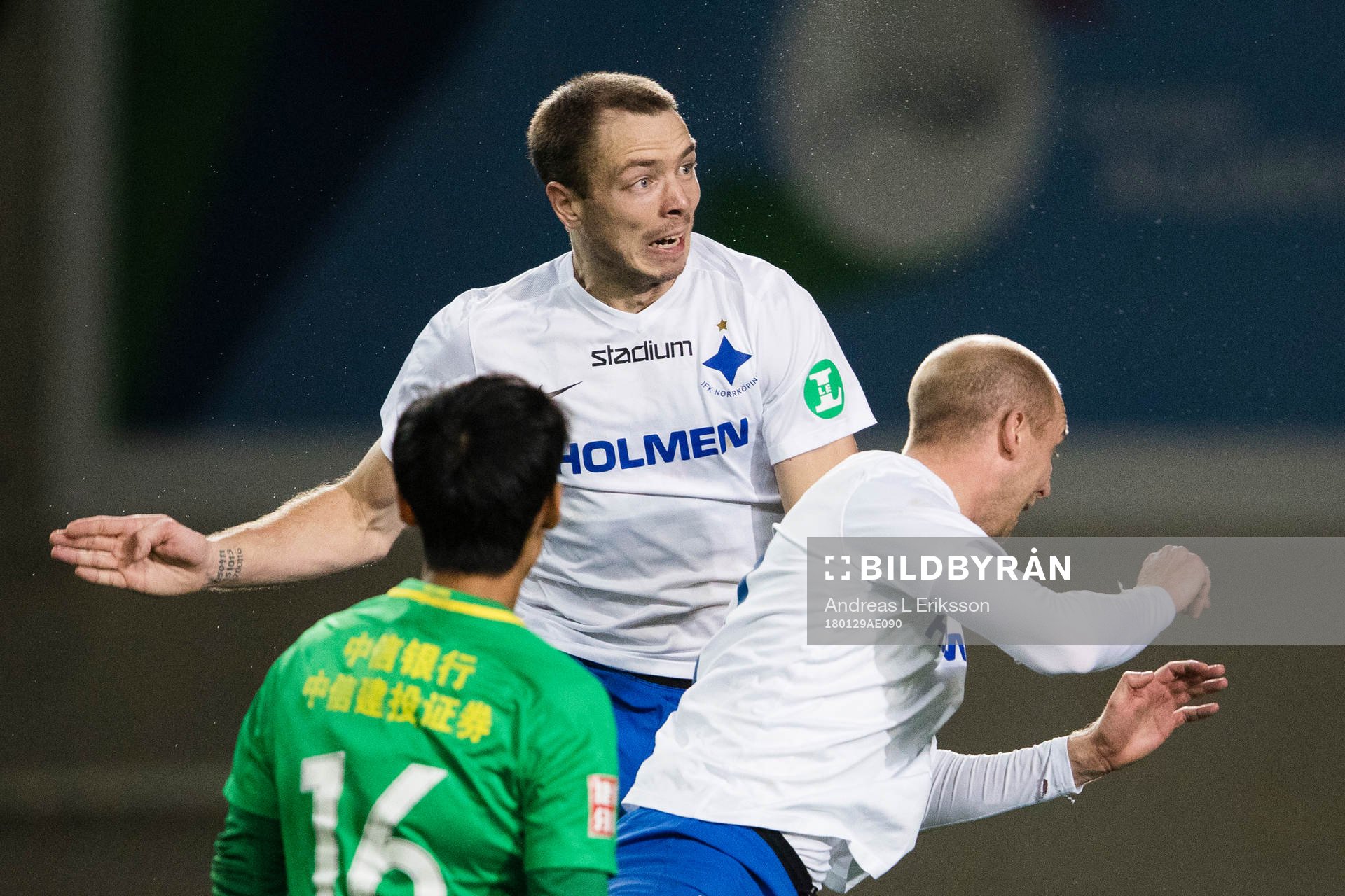 Norrköpings Lars Krogh Gerson med en nick