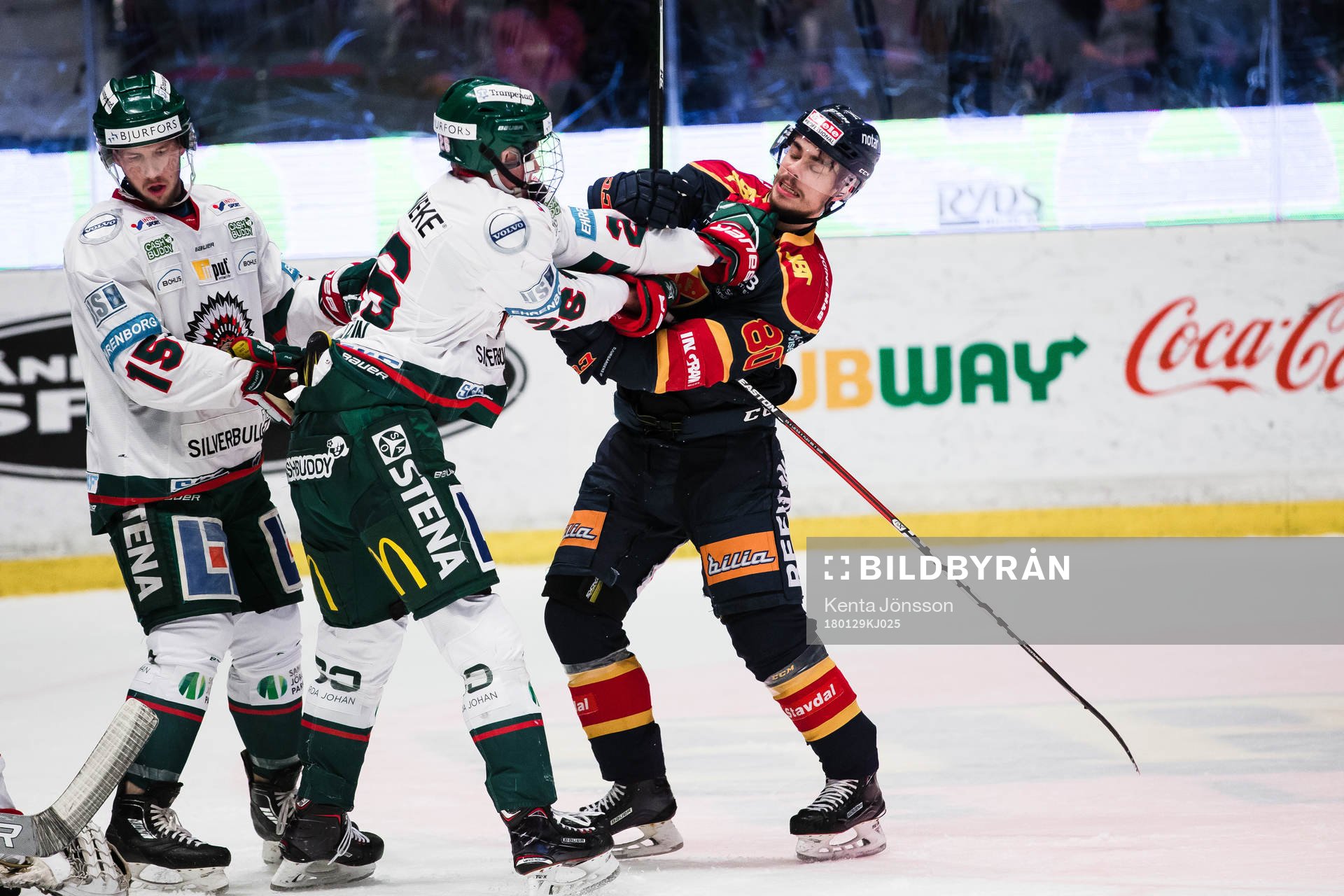 Frölundas Rasmus Dahlin och Djurgårdens Gustav Possler i