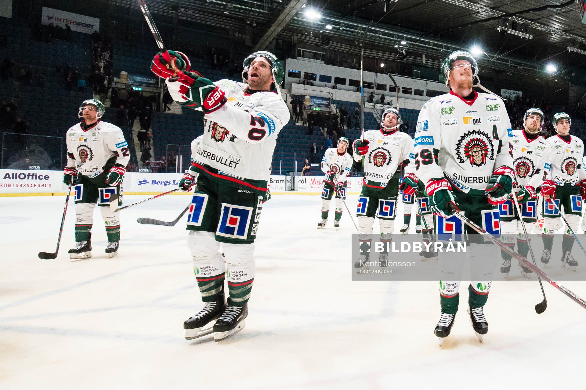 Frölundas Joel Lundqvist och Jonathan Sigalet jublar