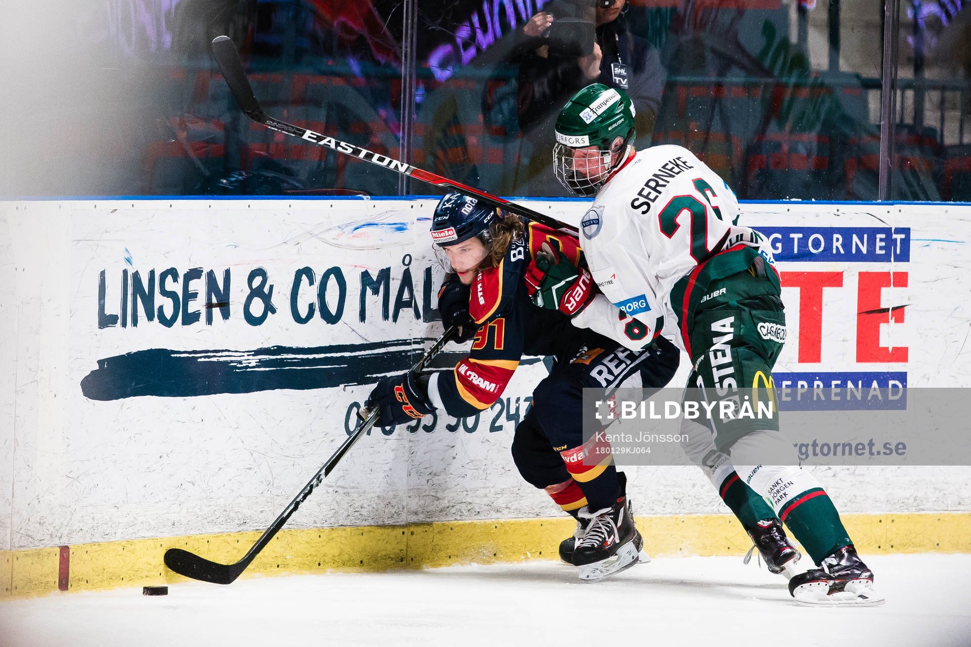 Djurgårdens Axel Jonsson Fjällby och Frölundas Rasmus