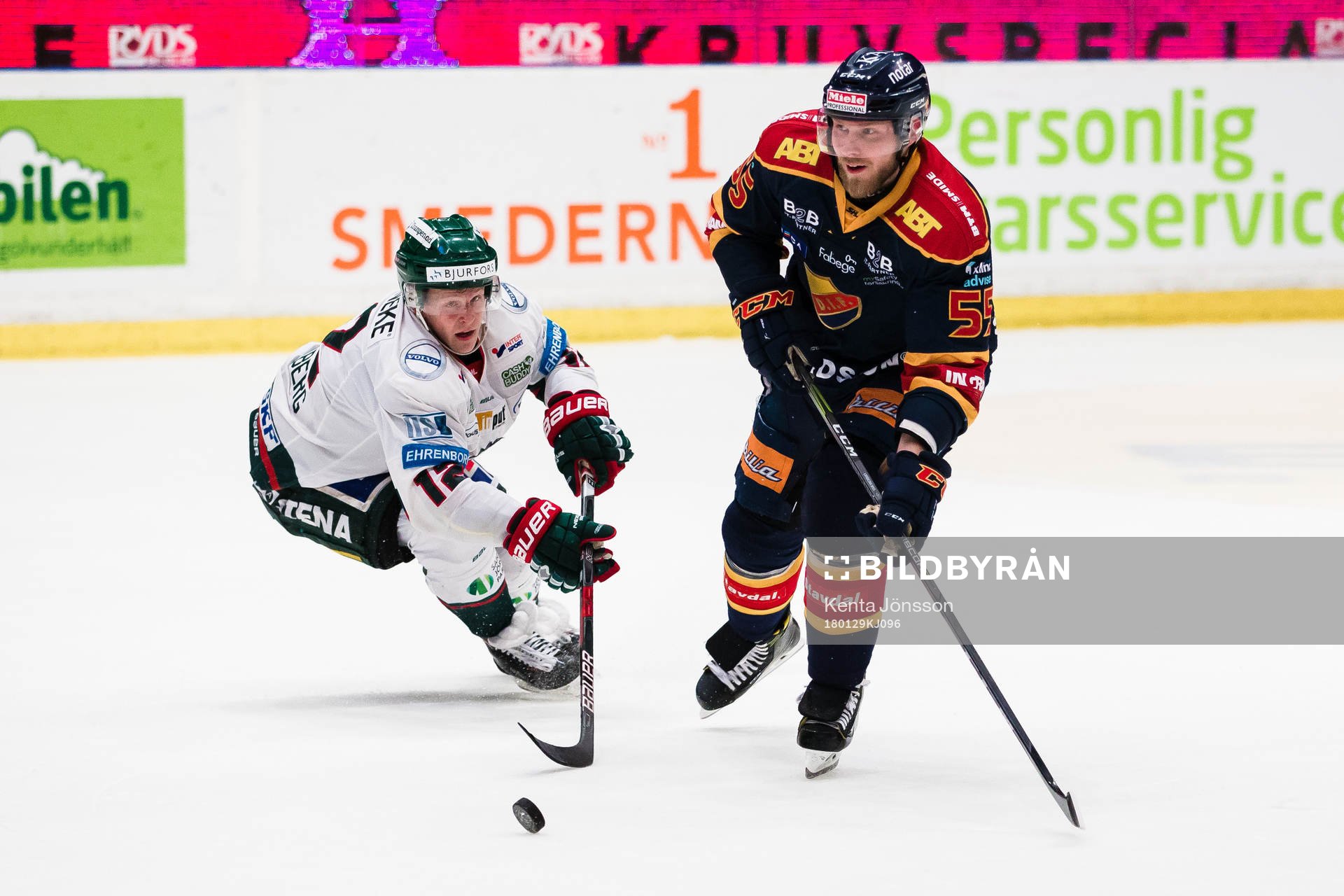 Djurgårdens Alexander Urbom och Frölundas Max Friberg