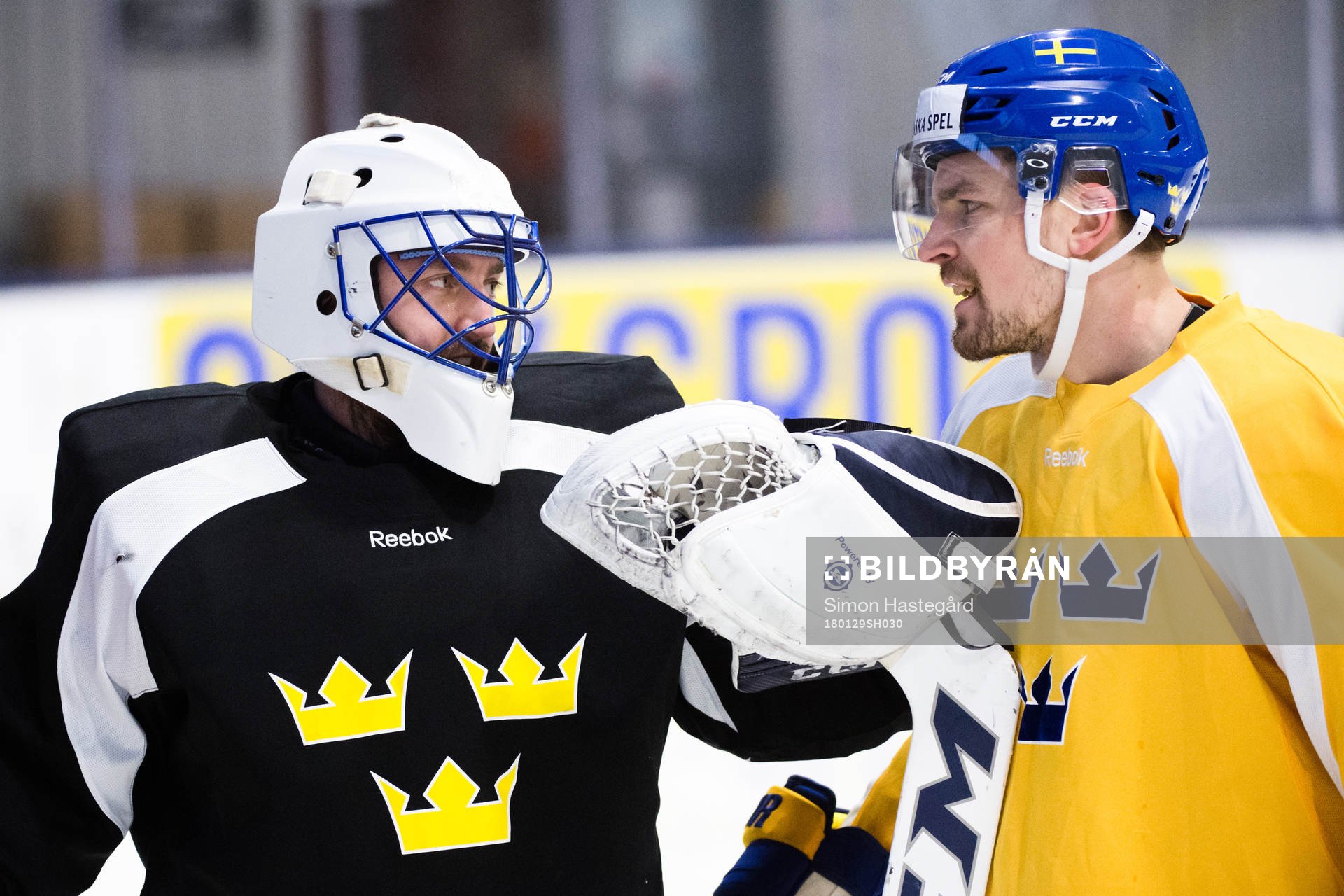Målvakt Jhonas Enroth och Anton Lander