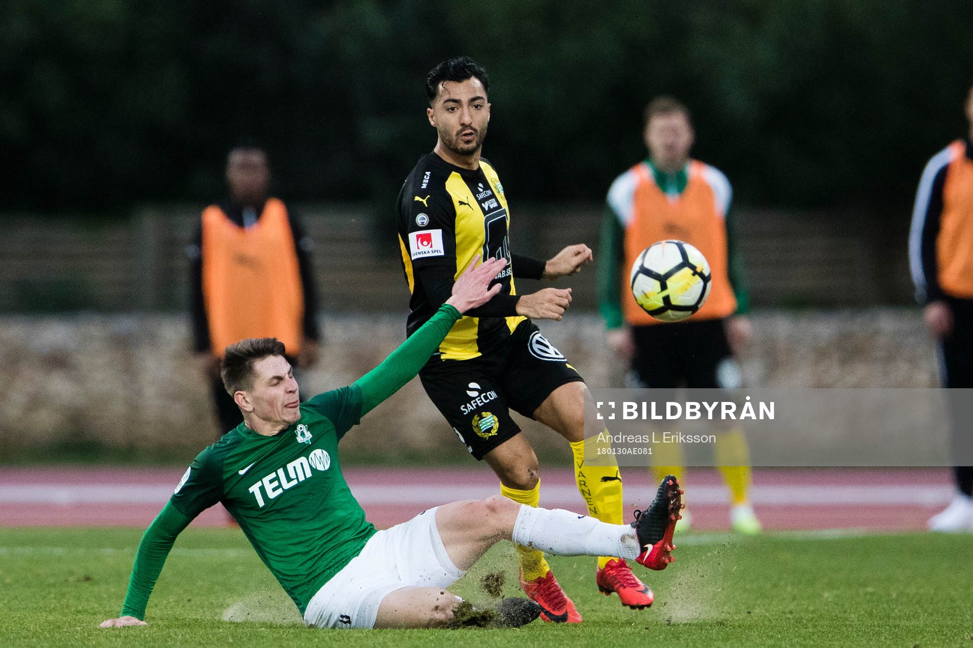 Jablonecs Lukas Masopust i kamp om bollen med Hammarbys