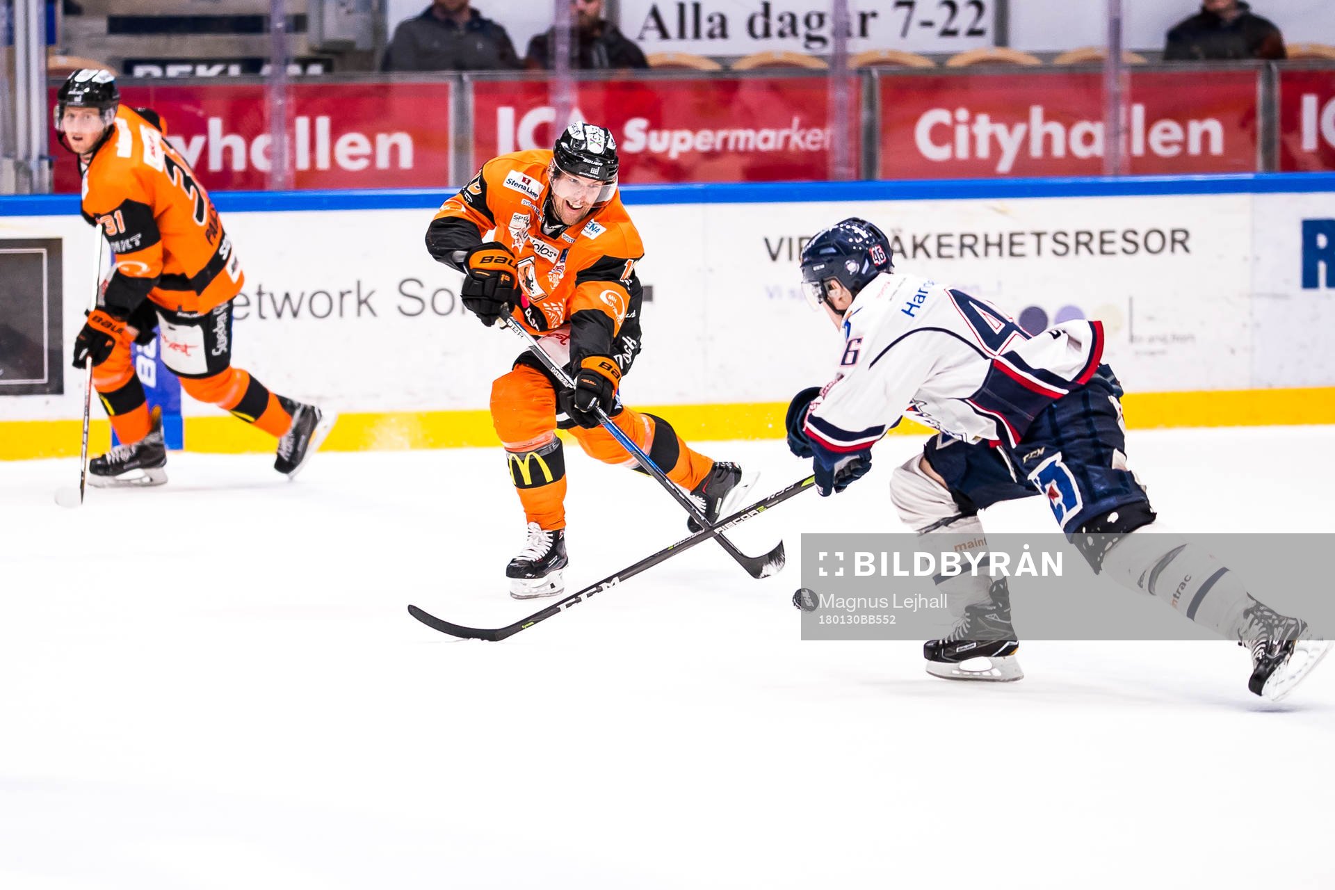 Karlskronas Emil Larsson  och Linköpings Mathis Olimb