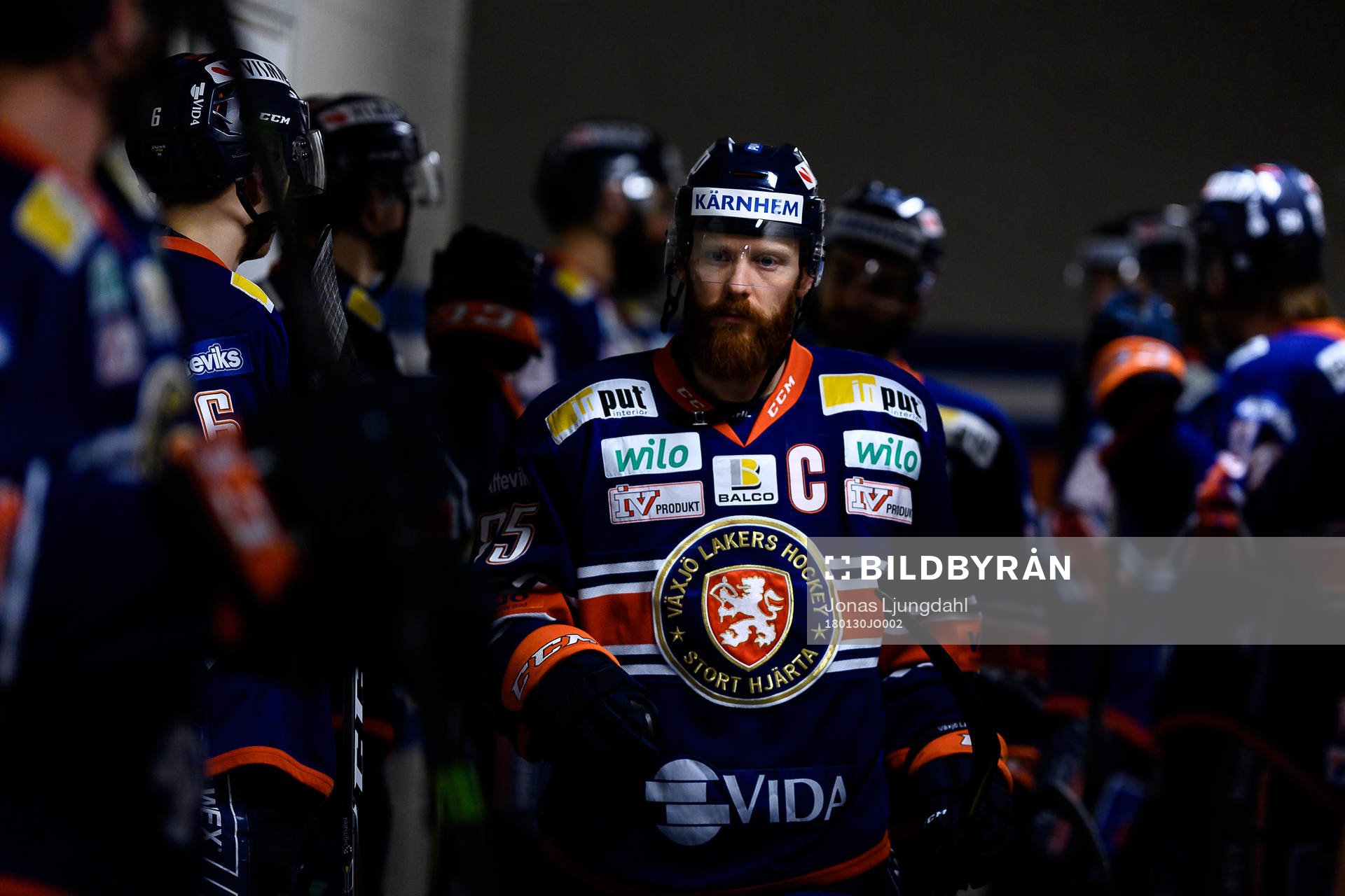 Växjös Liam Reddox på väg ut till värmningen före