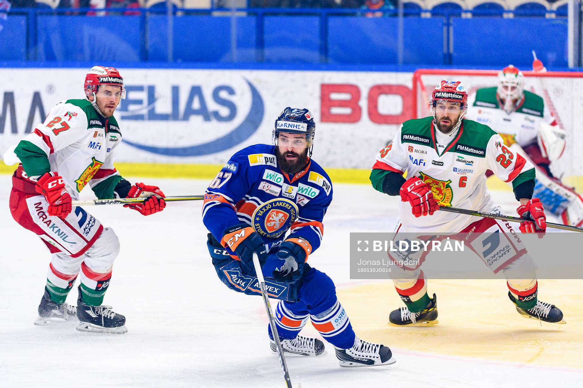 Växjös Linus Fröberg mellan Moras Matt Bailey och Tomas