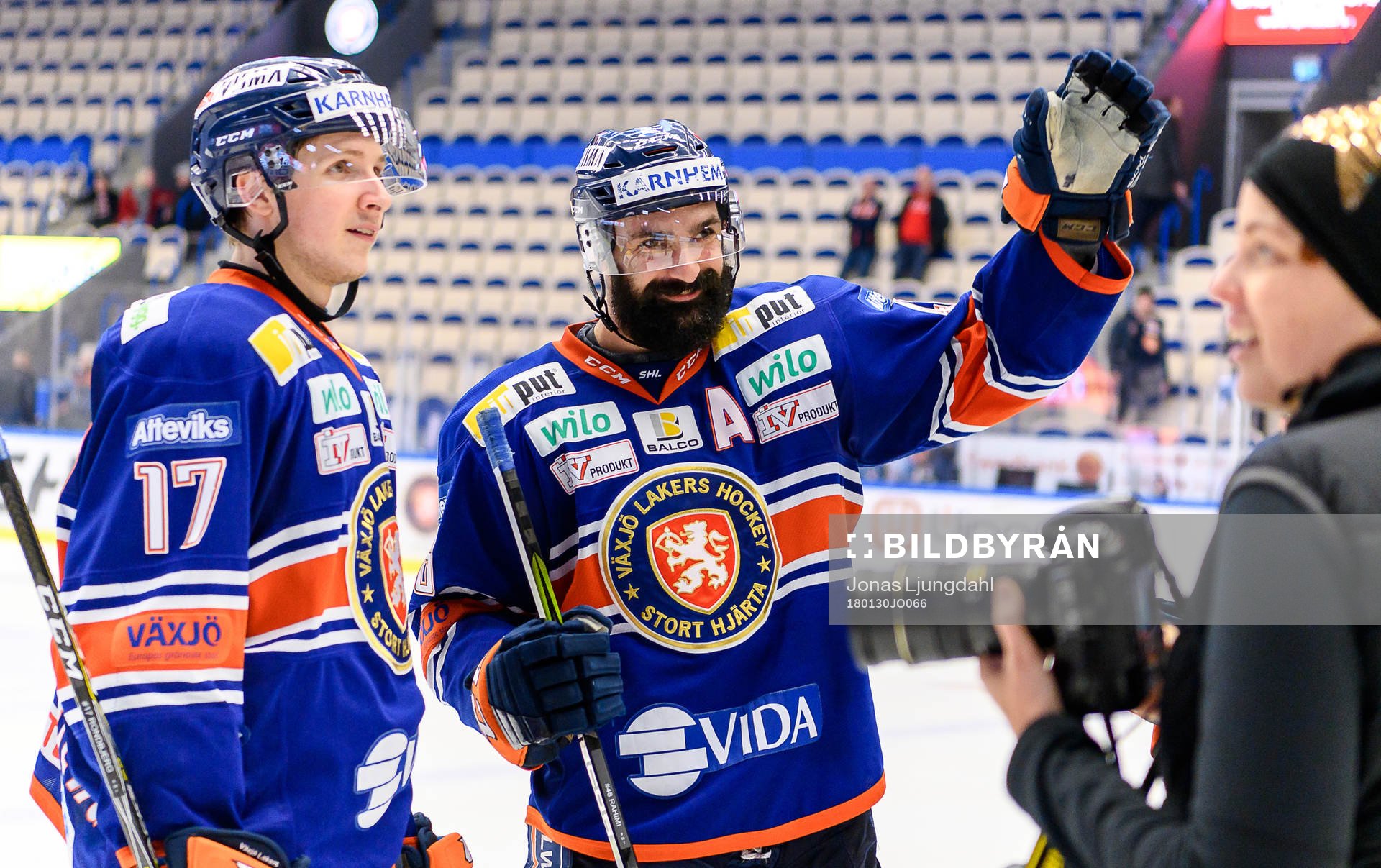 Växjös Daniel Rahimi och Jonas Röndbjerg jublar