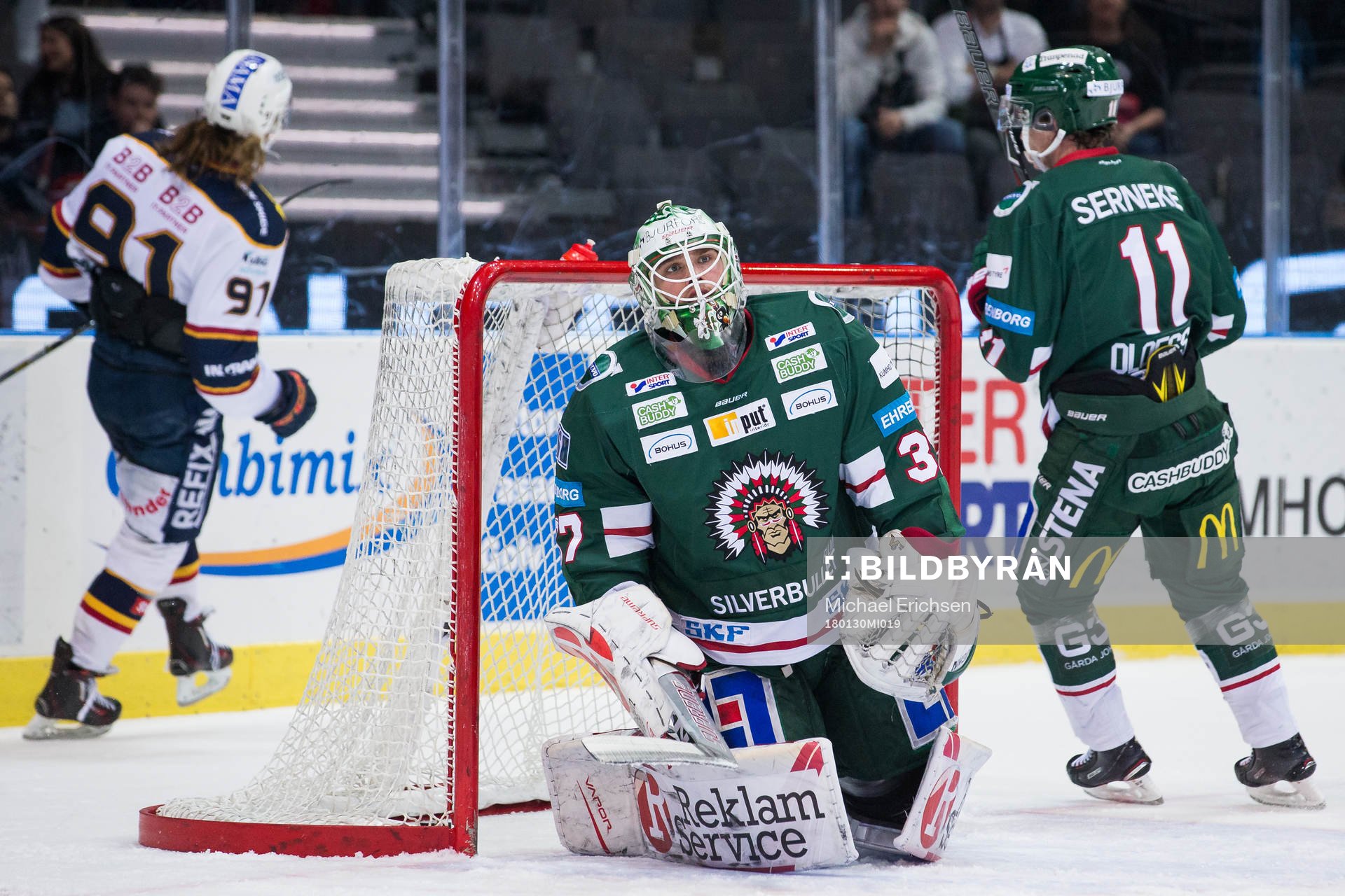 Frölundas målvakt Johan Gustafsson deppar
