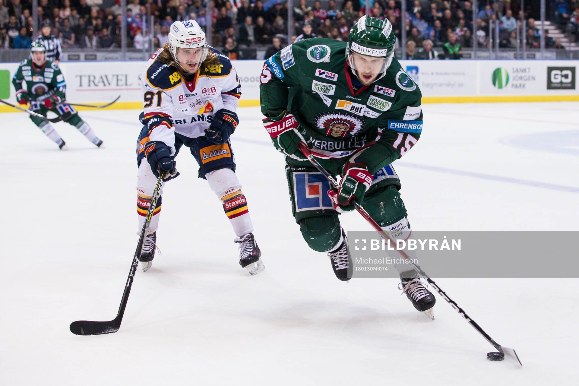 Djurgårdens Axel Jonsson Fjällby och Frölundas Matt