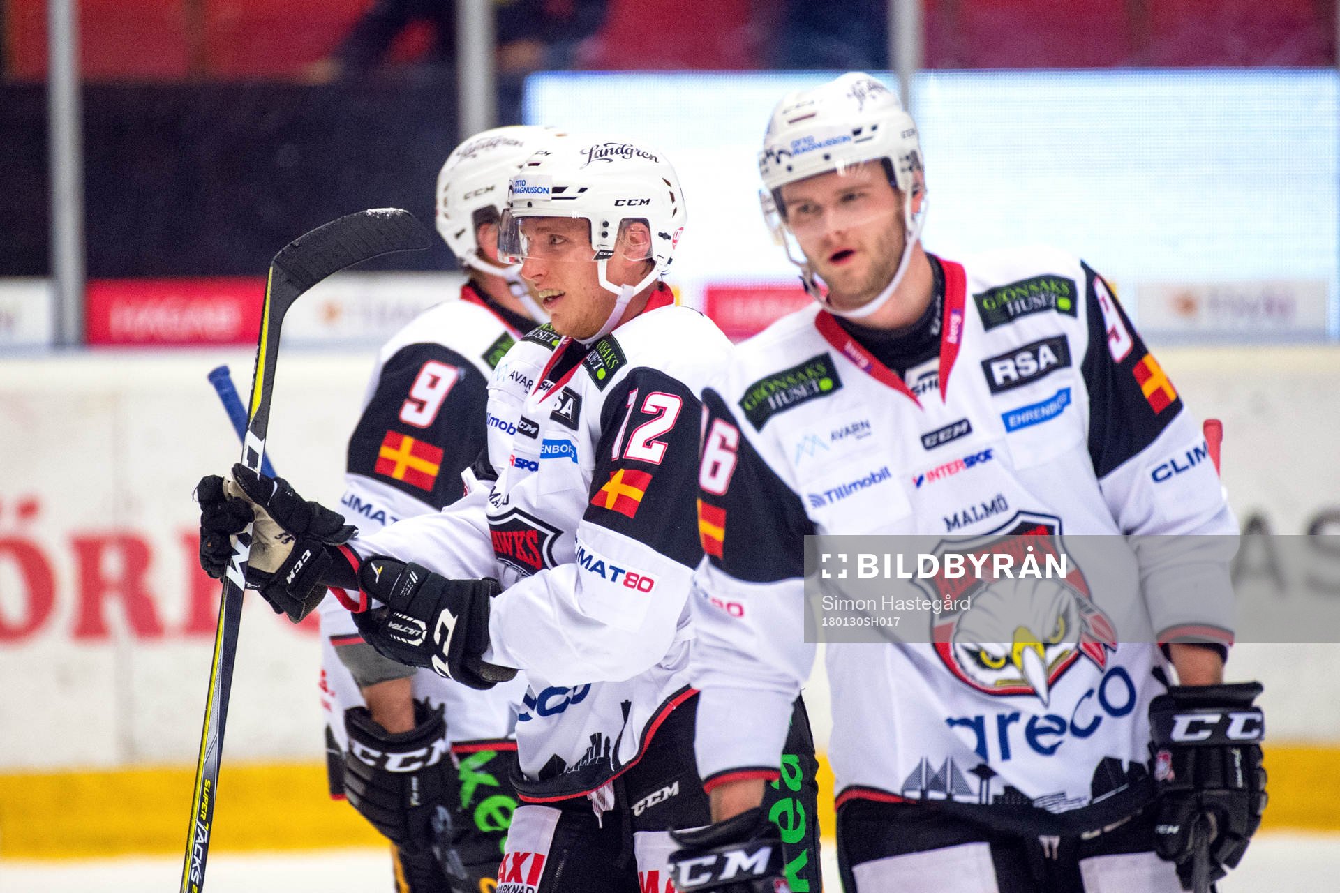 Malmö Redhawks Matias Lassen jublar med lagkamrater
