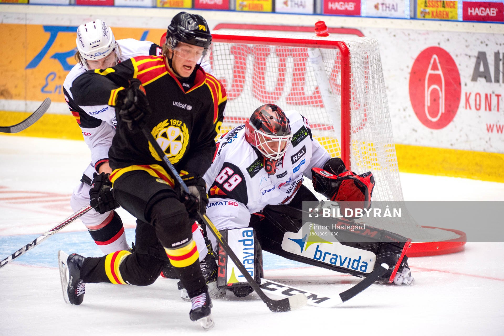 Brynäs Jesper Boqvist oroar framför Malmö Redhawks