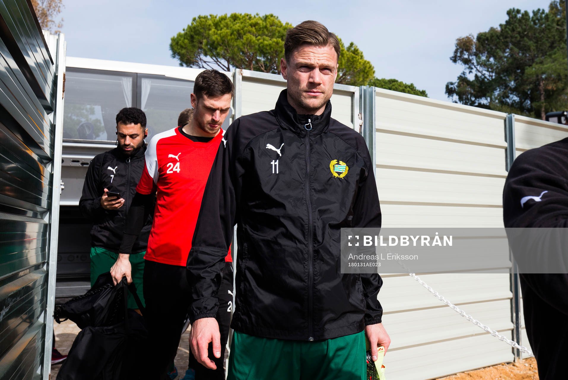 Hammarbys Imad Khalili, målvakt Davor Blazevic och Arnór