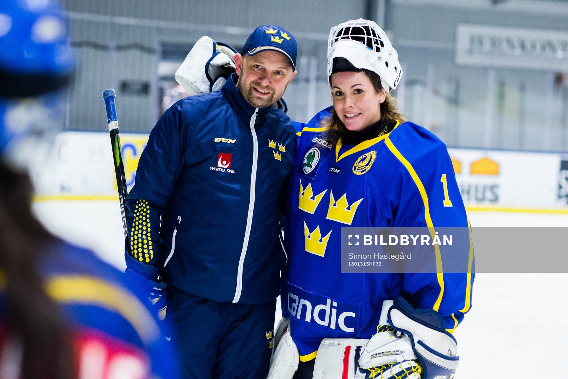 Sveriges målvaktstränare Stefan Ladhe och Valentina