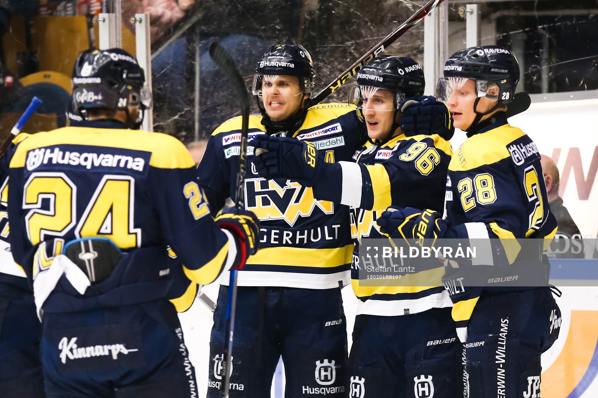 s Bill Sweatt och Anton Bengtsson jublar