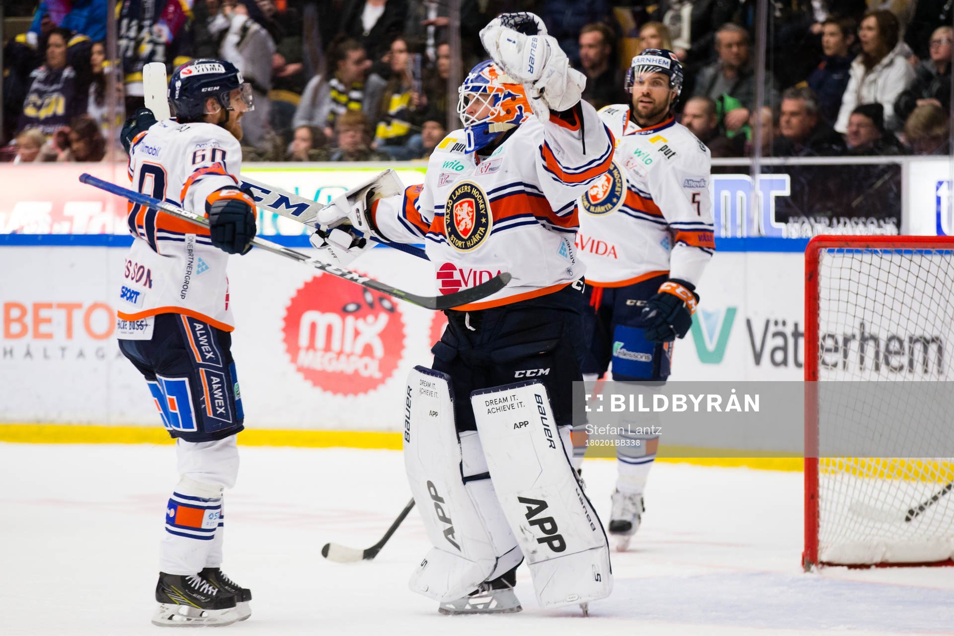 Växjös Erik Josefsson, målvakt Viktor Fasth och Noah
