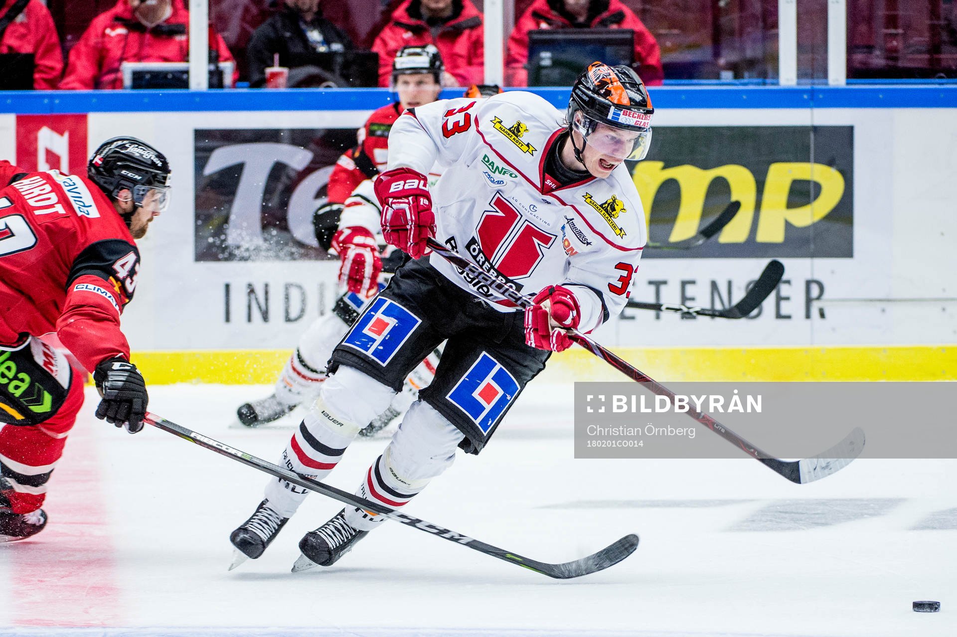 Malmö Redhawks Nichlas Hardt mot Örebros Christopher