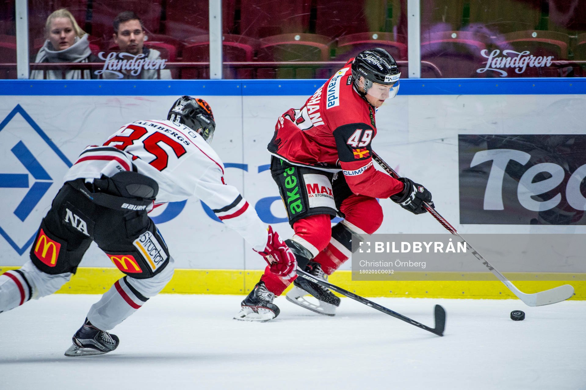 Malmö Redhawks Rhett Rakhshani mot Örebros Kalle Olsson