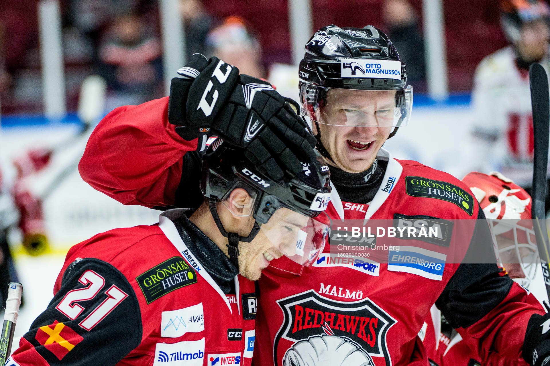 Malmö Redhawks Andy Miele och Tobias Ekberg jublar