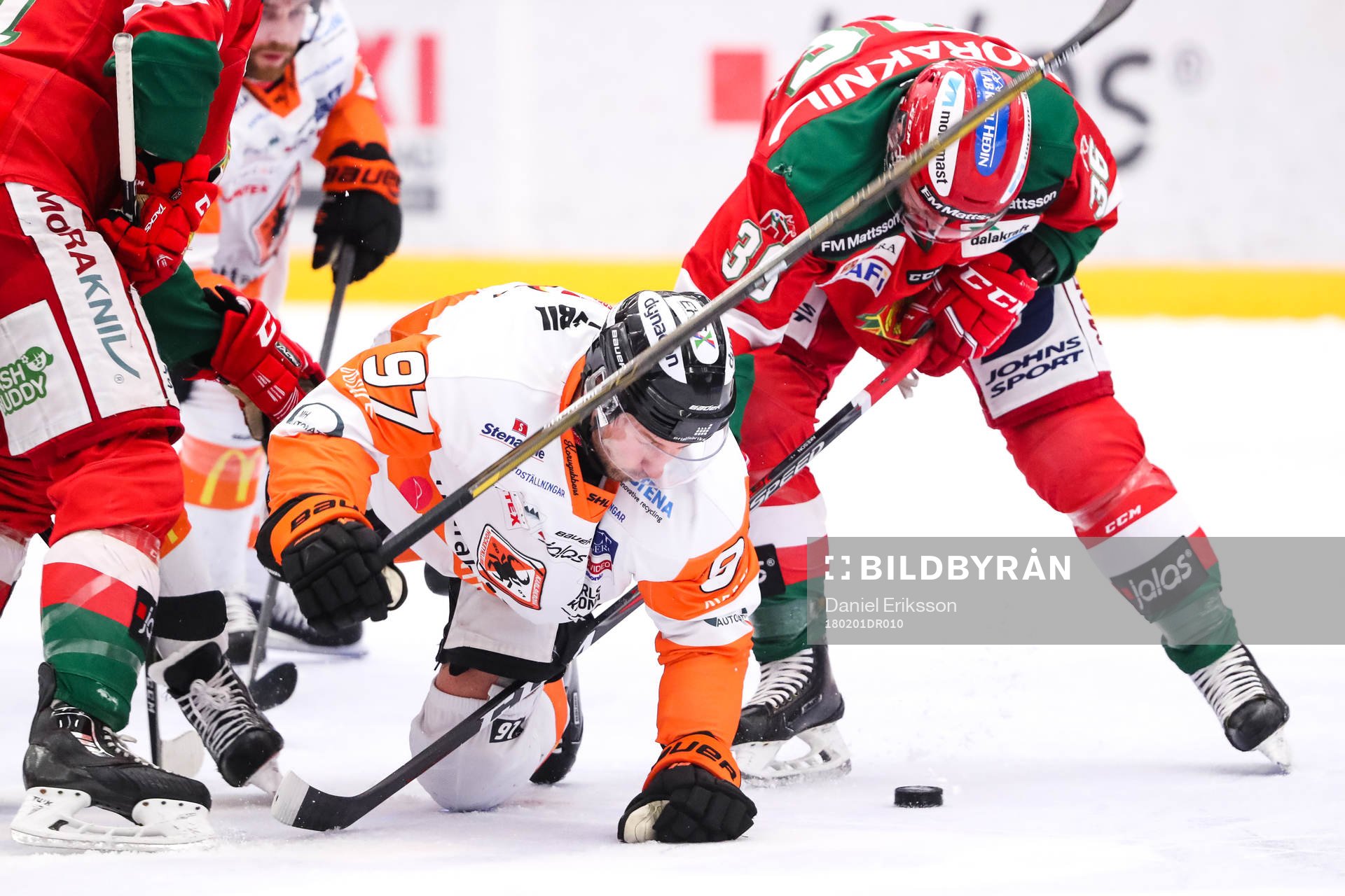 Karlskronas Per Ledin och Moras Jason Akeson