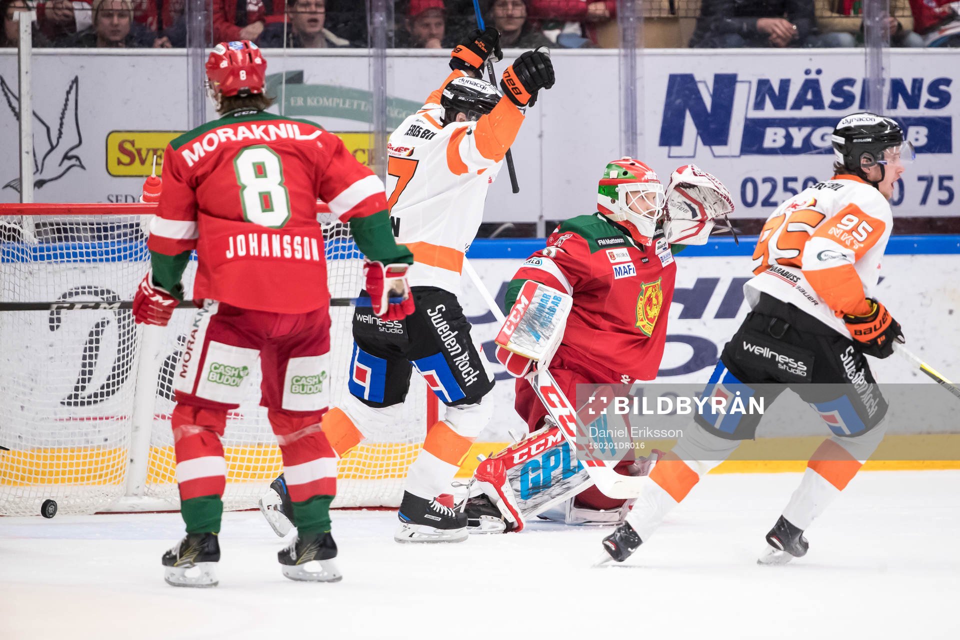 Karlskronas Joel Kellman och Carl Persson jublar framför