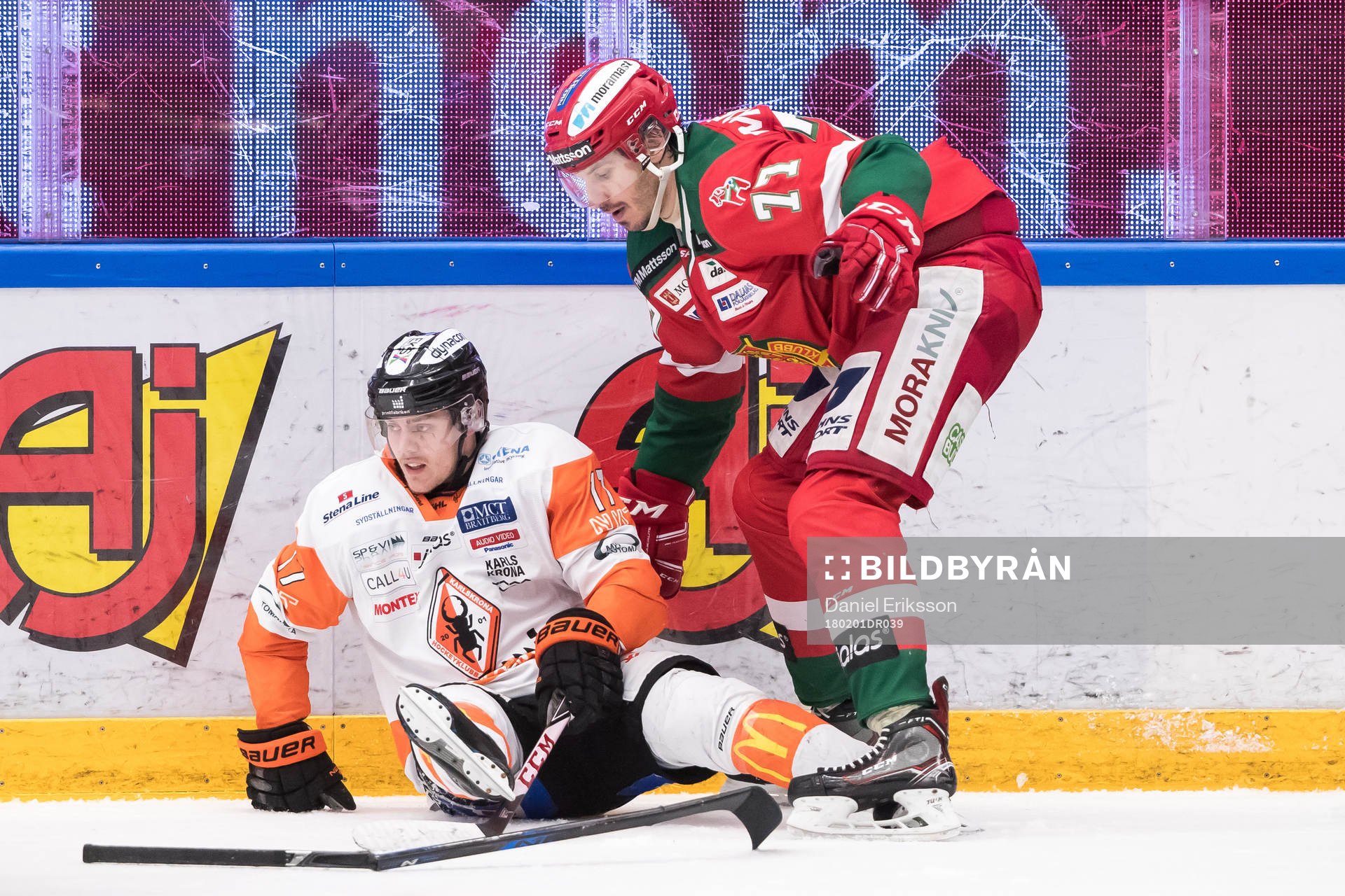 Karlskronas Joel Kellman och Moras Keaton Ellerby  i