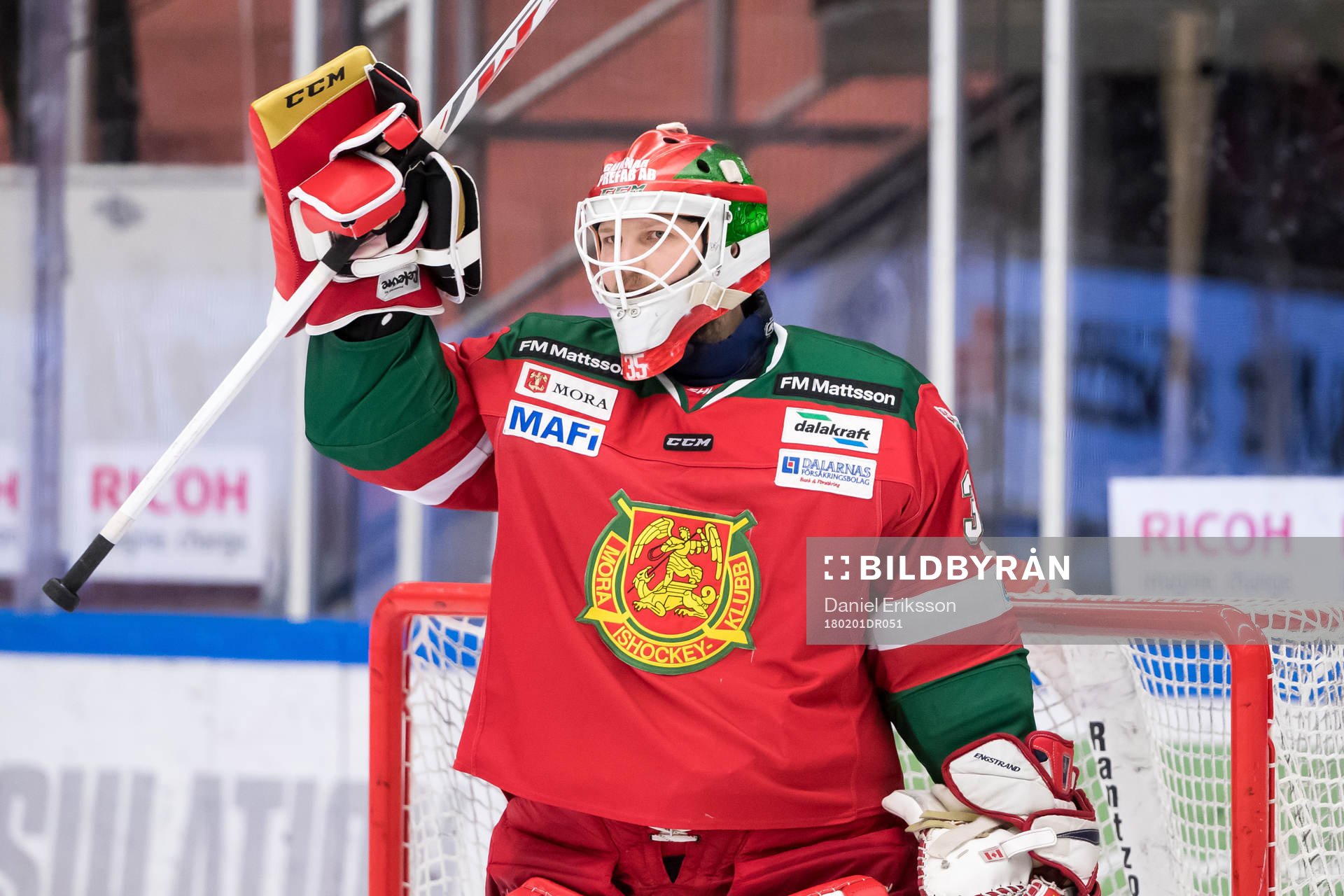 Moras målvakt Christian Engstrand jublar